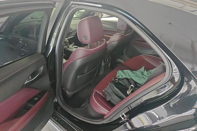 Cadillac CT4 2022 28 T Premium — фото 16