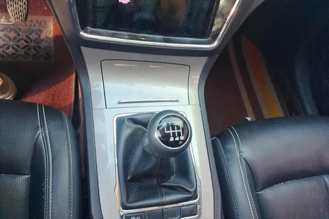 Roewe RX5 2019 20 T 2 WDMT 4 G — фото 14
