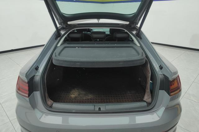 Volkswagen CC 2023 380 TSI — фото 17