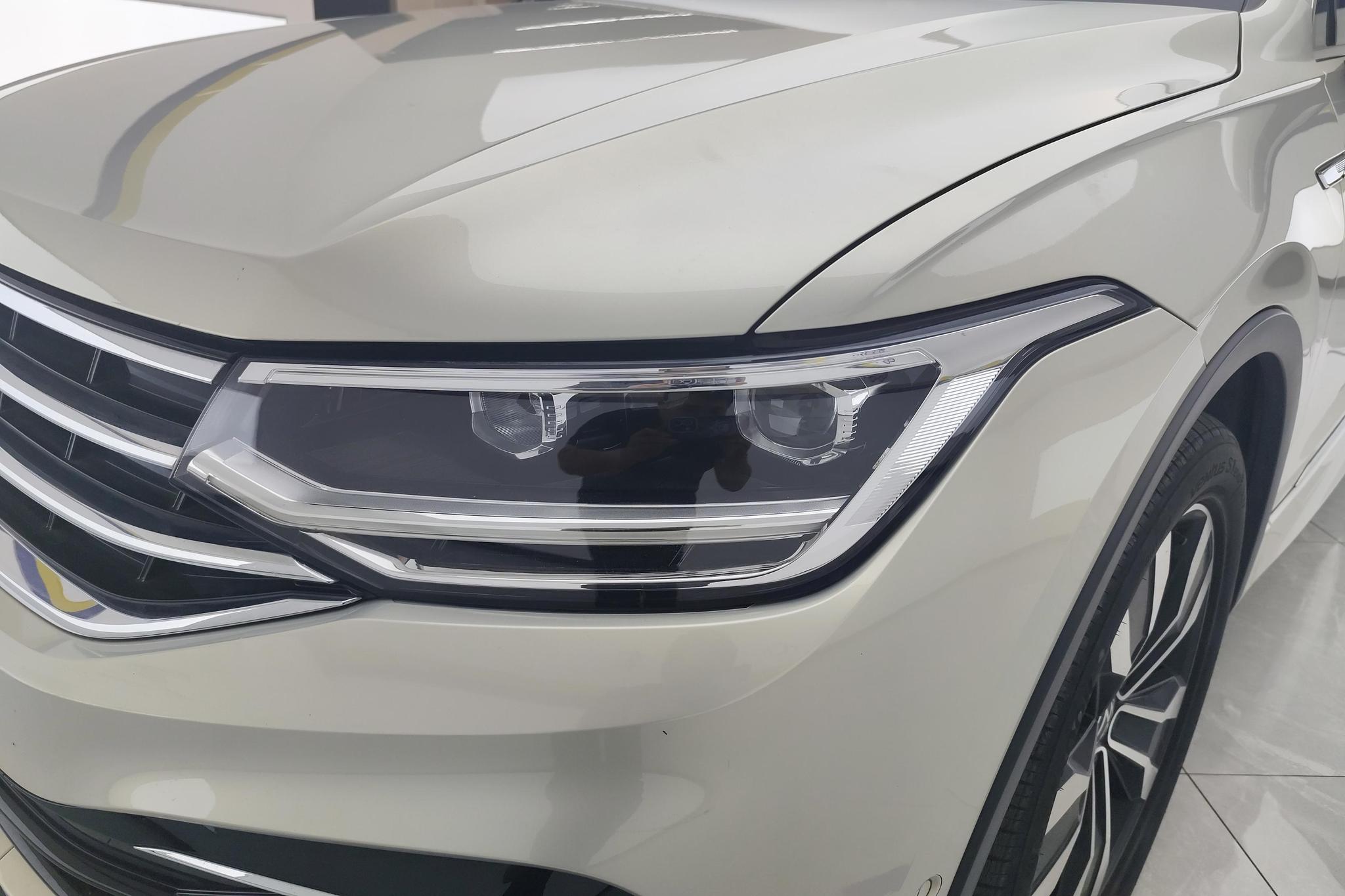 Volkswagen Tiguan L L 2022 330TSI AT R-Line