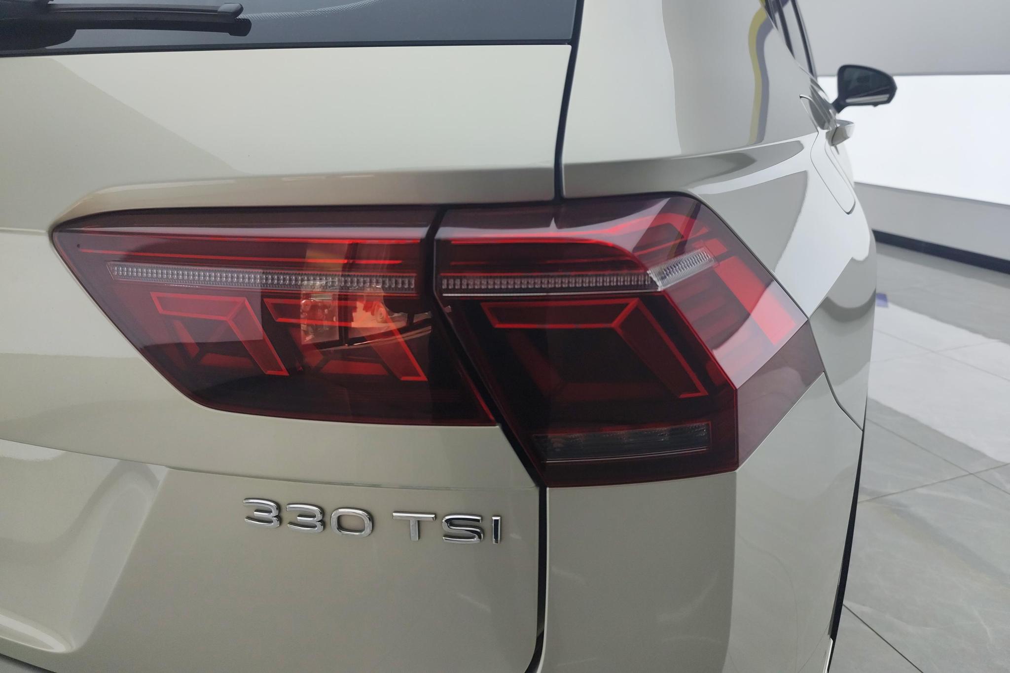 Volkswagen Tiguan L L 2022 330TSI AT R-Line