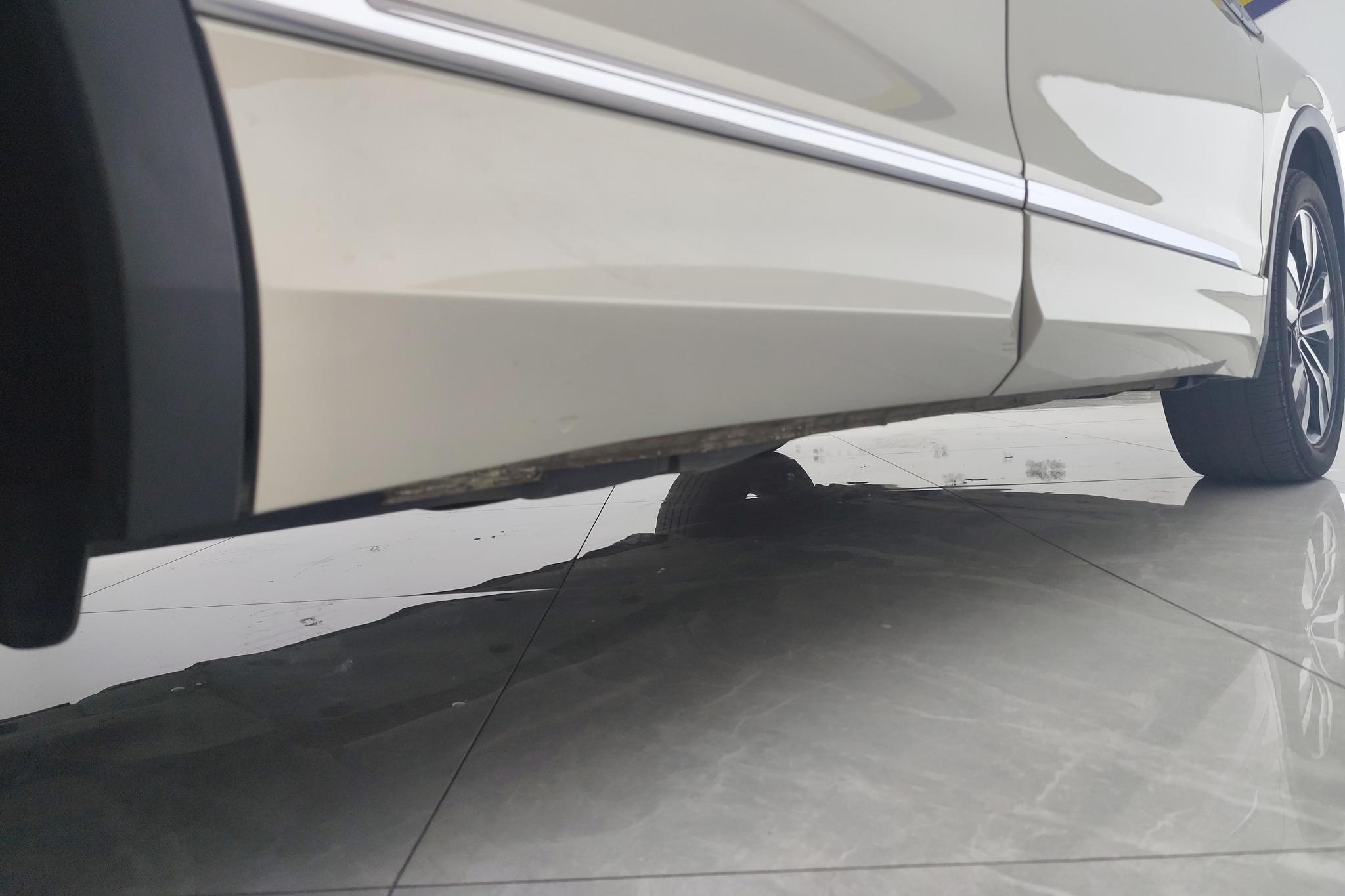 Volkswagen Tiguan L L 2022 330TSI AT R-Line