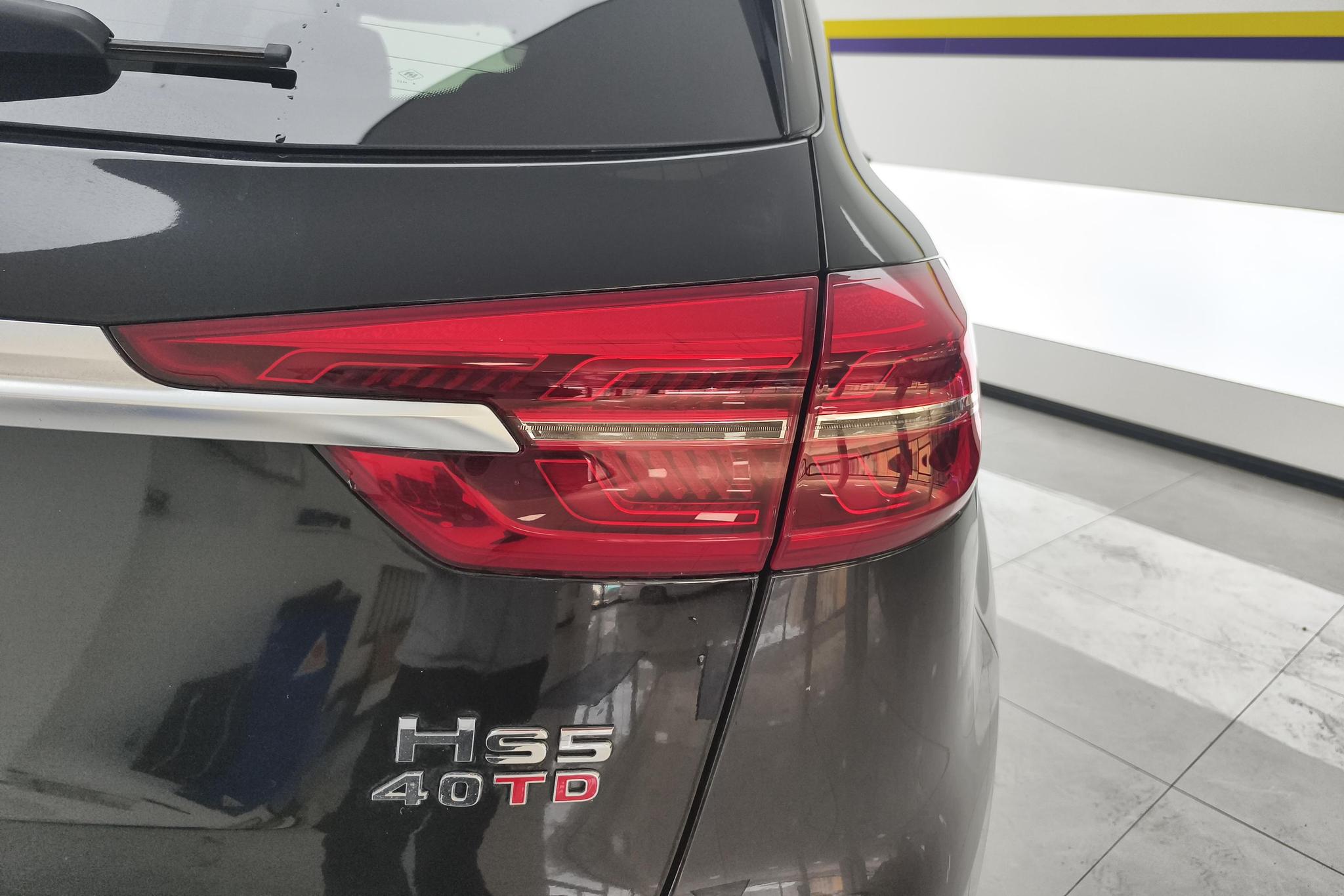 Hongqi HS5 2019 2.0T