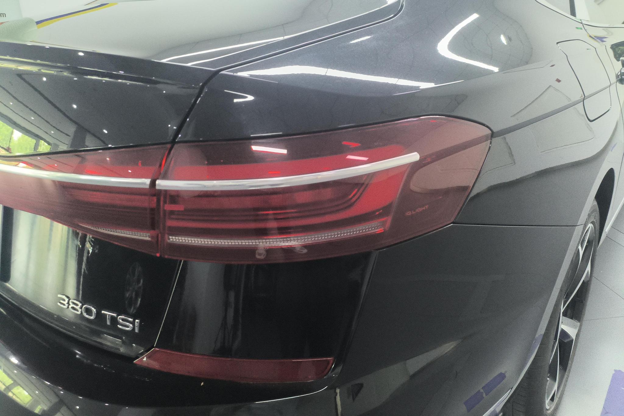 Volkswagen Passat 2024 380TSI Luxury