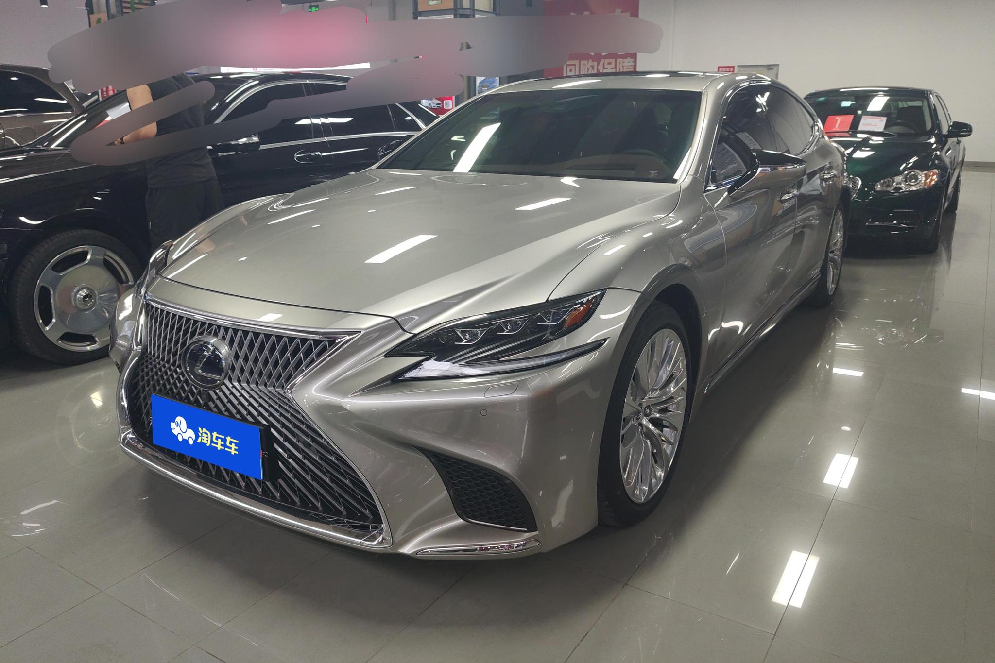 Lexus LS