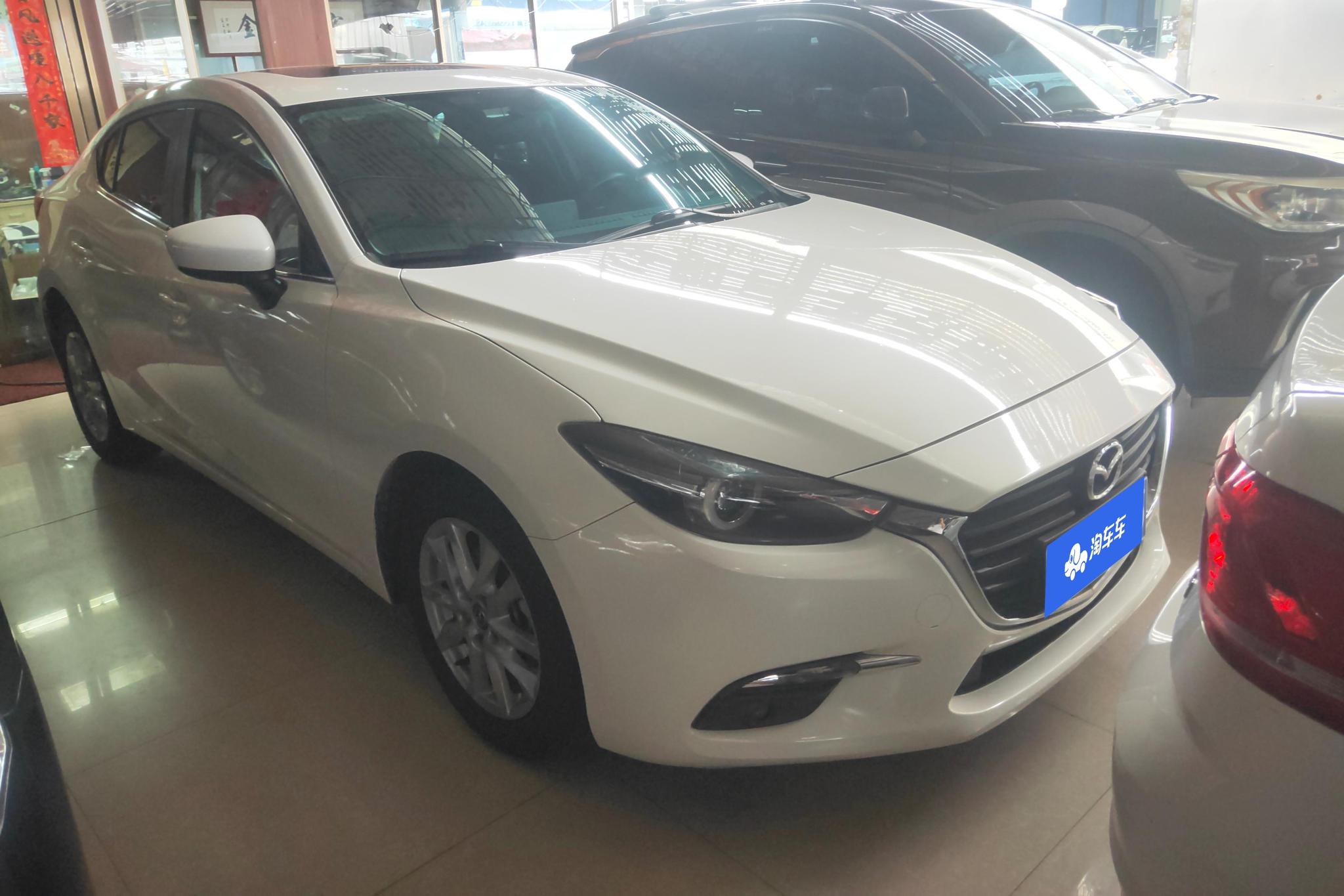 Mazda Mazda3 3 2017 1.5L AT Luxury V