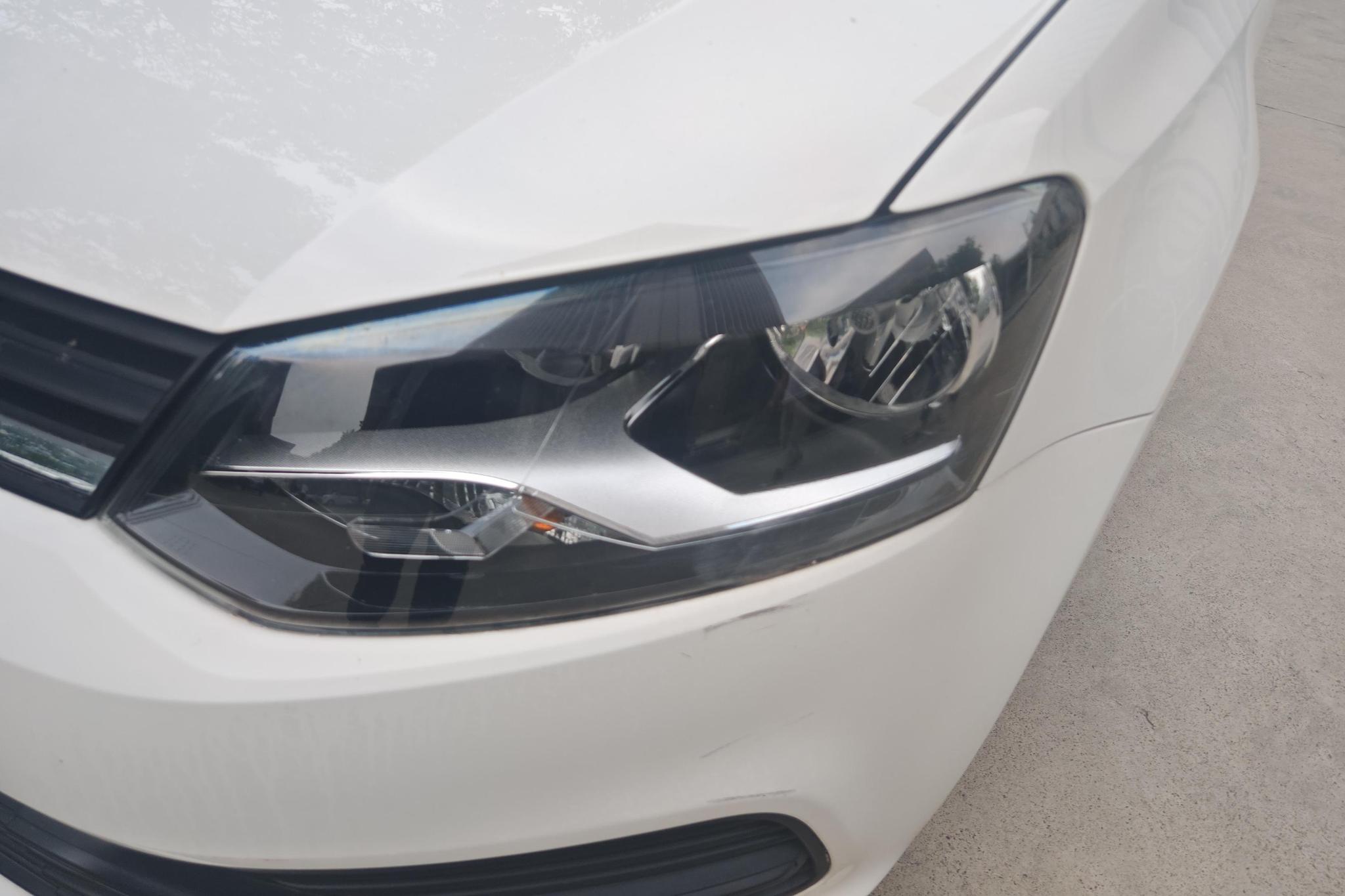 Volkswagen Polo 2014 1.4L MT
