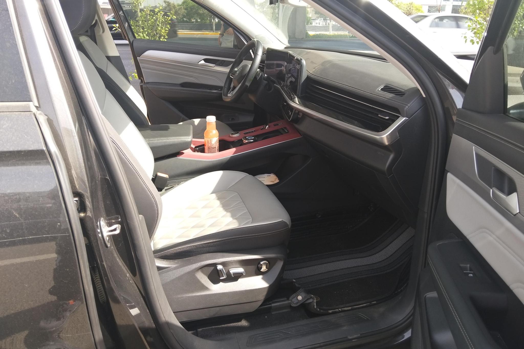 Volkswagen Tavendor 2023 380TSI R-Line