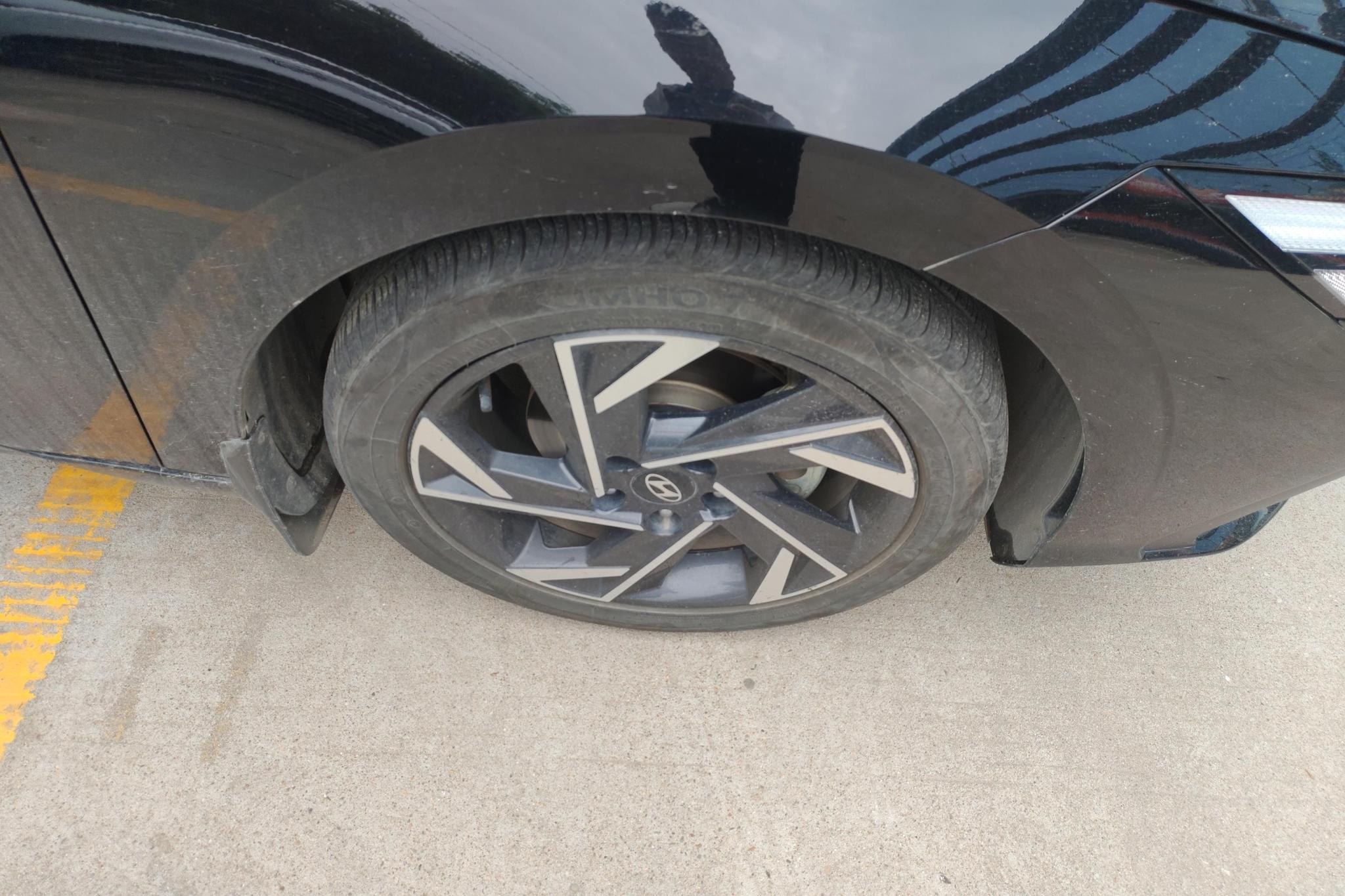 Hyundai Elantra 2023 1.5L CVT LUX Luxury