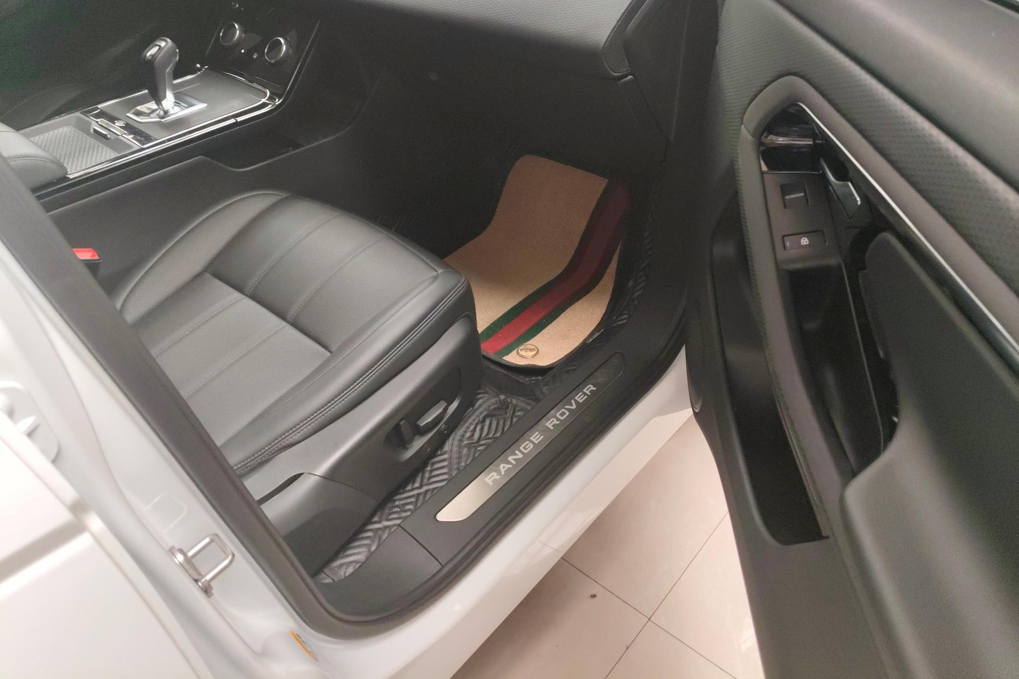 Land Rover Range Rover Evoque 2023 L 200PS R-Dynamic Standard Elite