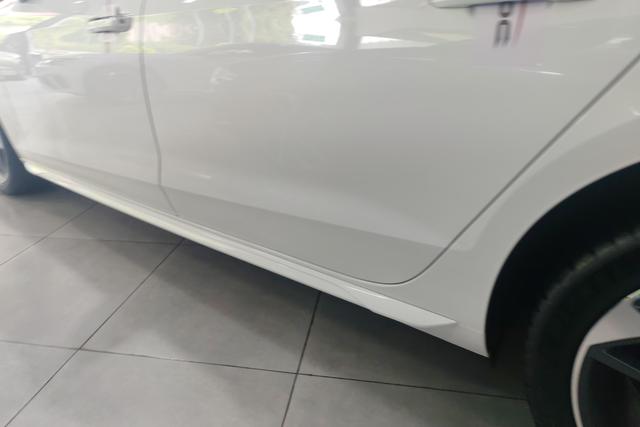 Audi A4L id 4320987 из Китая 15