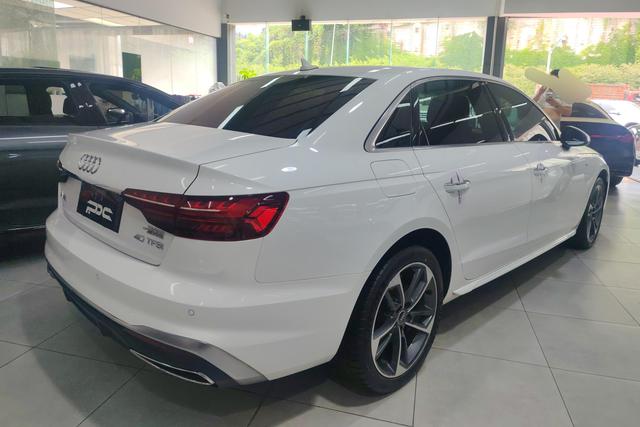 Audi A4L id 4320987 из Китая 16
