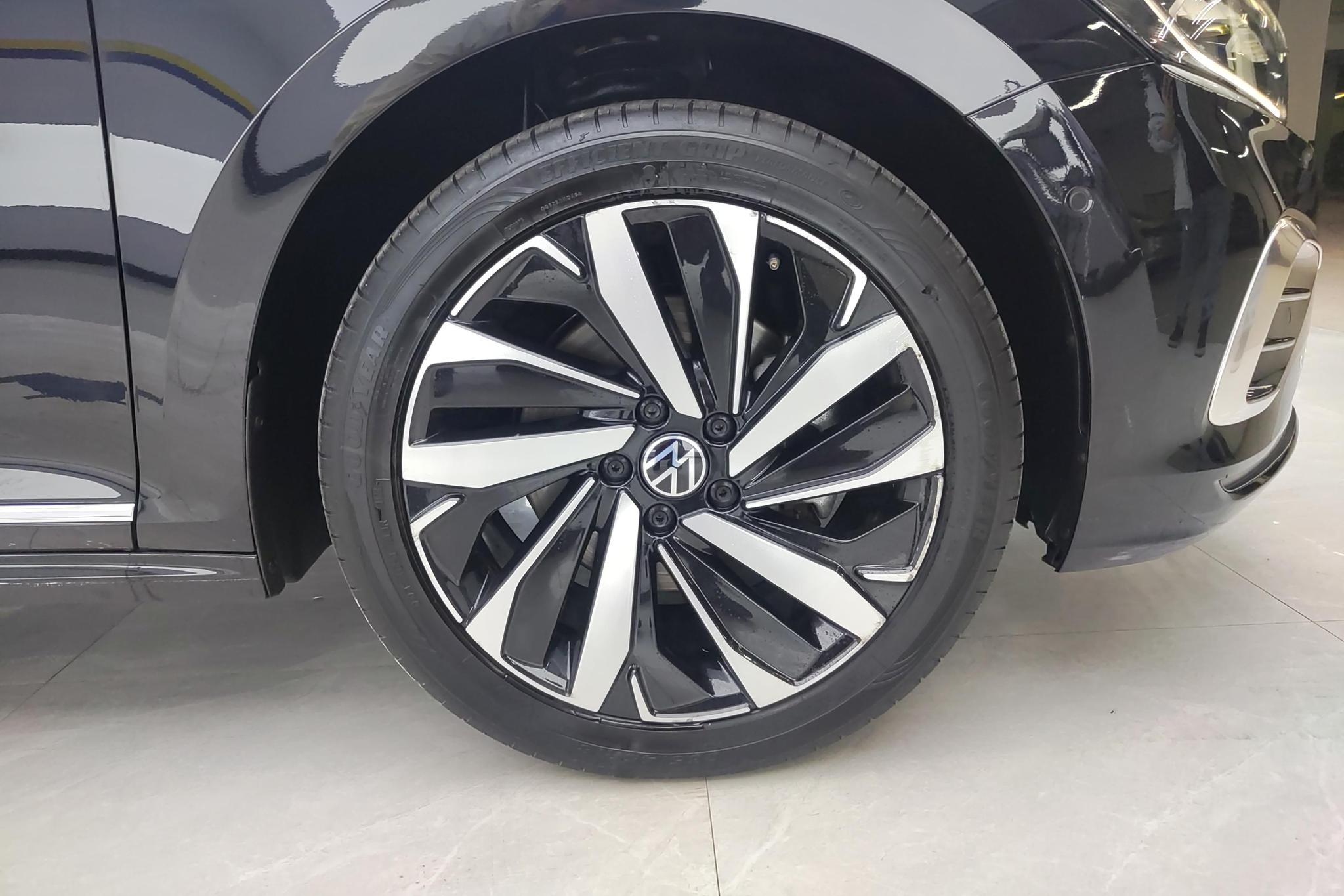 Volkswagen Passat 2023 380TSI Luxury