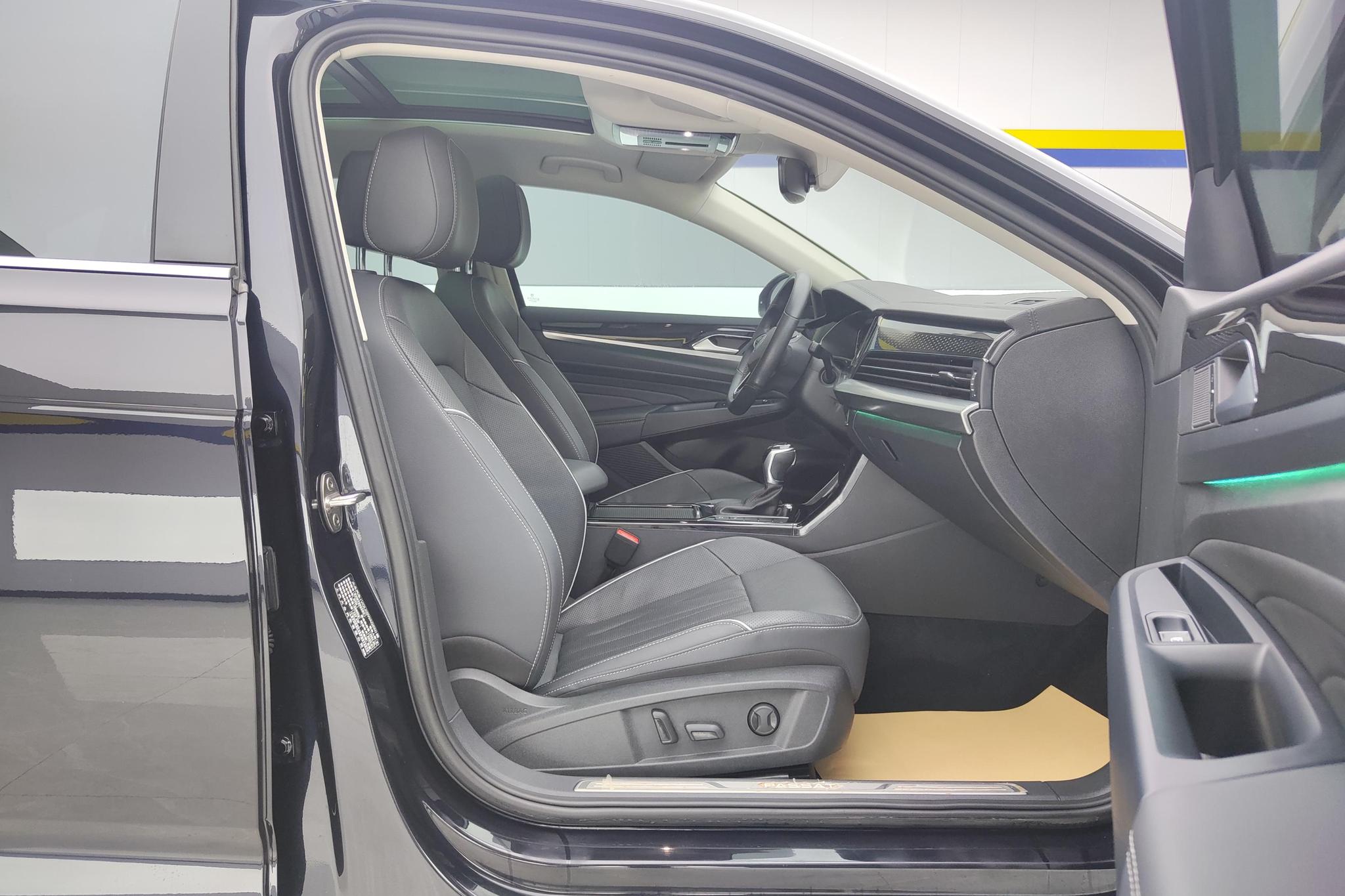 Volkswagen Passat 2023 380TSI Luxury