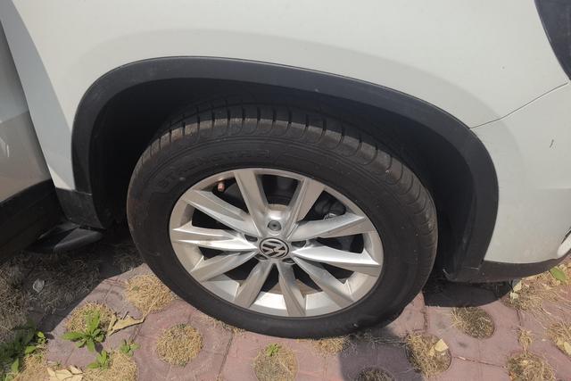 Volkswagen Tiguan 2016 280 TSI AT 2 WD — фото 11