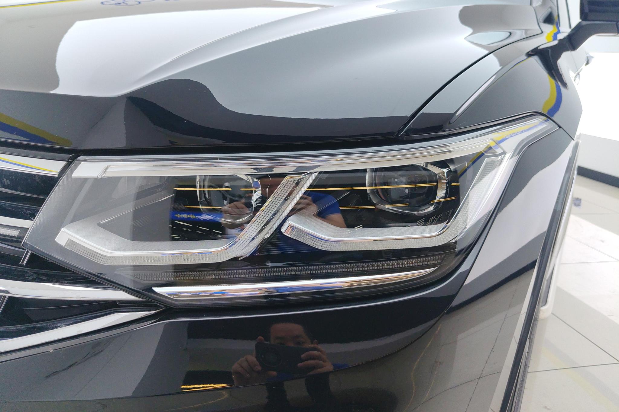 Volkswagen Tiguan L L 2023 330TSI R-Line Flagship