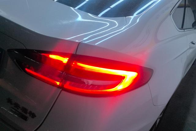 Ford Mondeo 2020 Eco Boost 180 — фото 4
