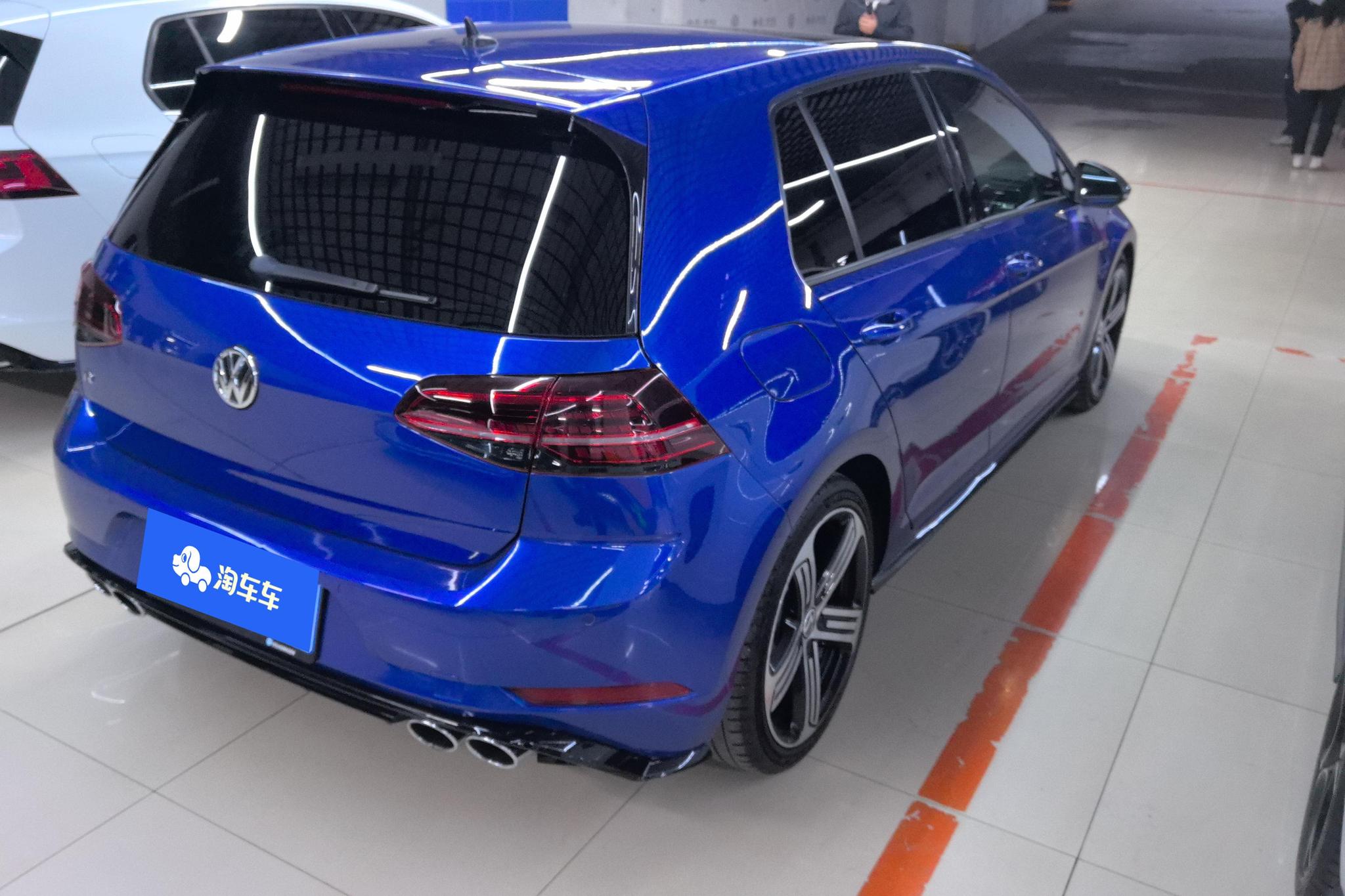 Volkswagen Golf 2017 2.0TSI R