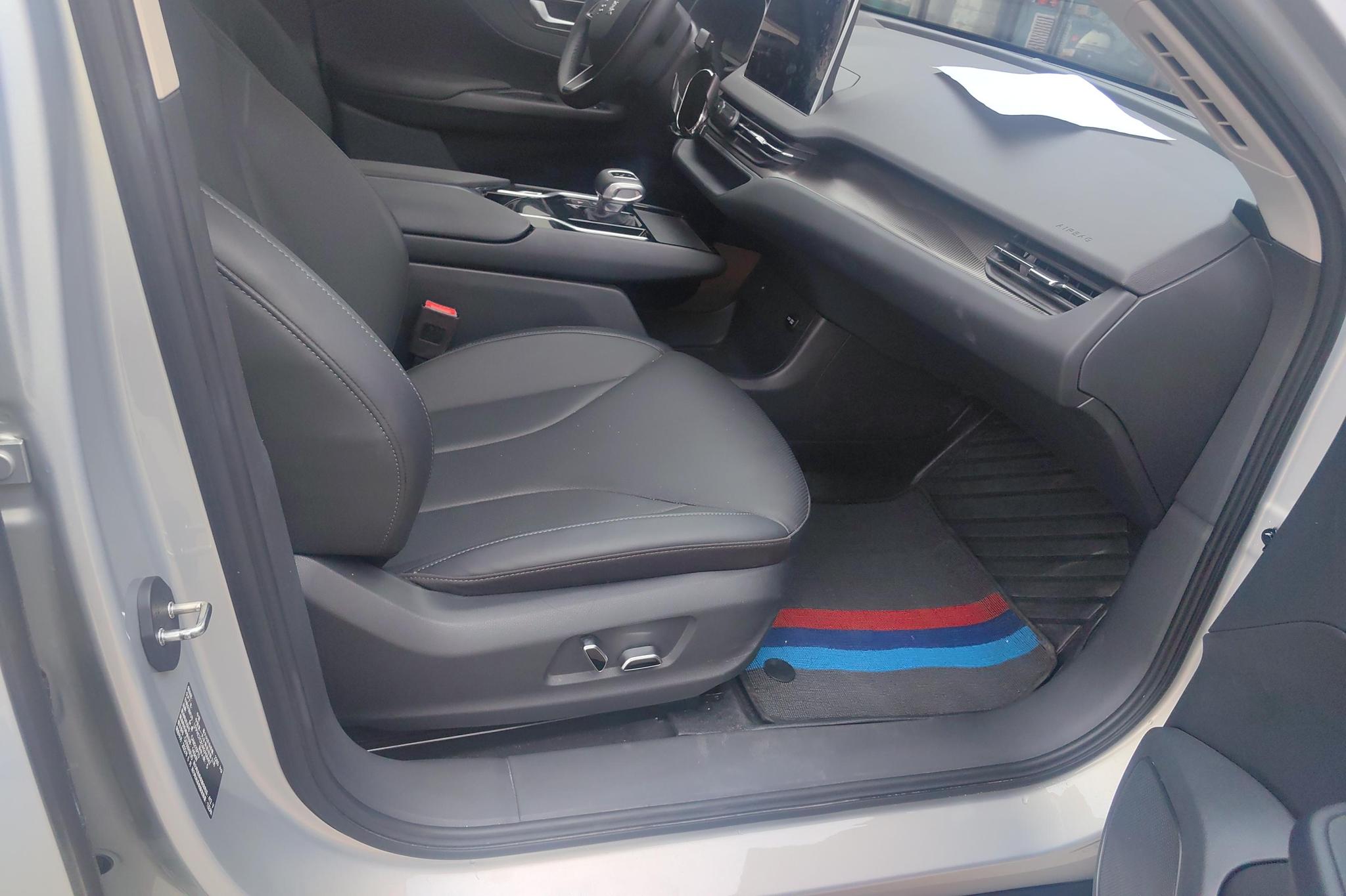 Hongqi E-QM5 2022 431km 5 мест