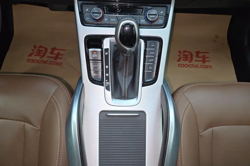 Geely Atlas (Boyue) — фото 10