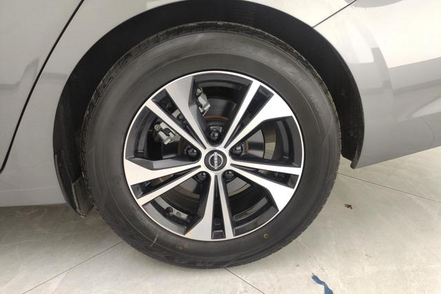 Nissan Sylphy 2023 1.6 L CVT — фото 4