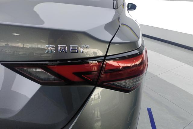 Nissan Sylphy 2023 1.6 L CVT — фото 6