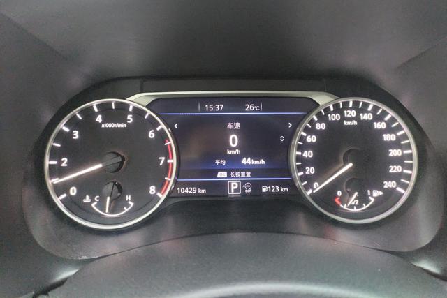 Nissan Sylphy 2023 1.6 L CVT — фото 13