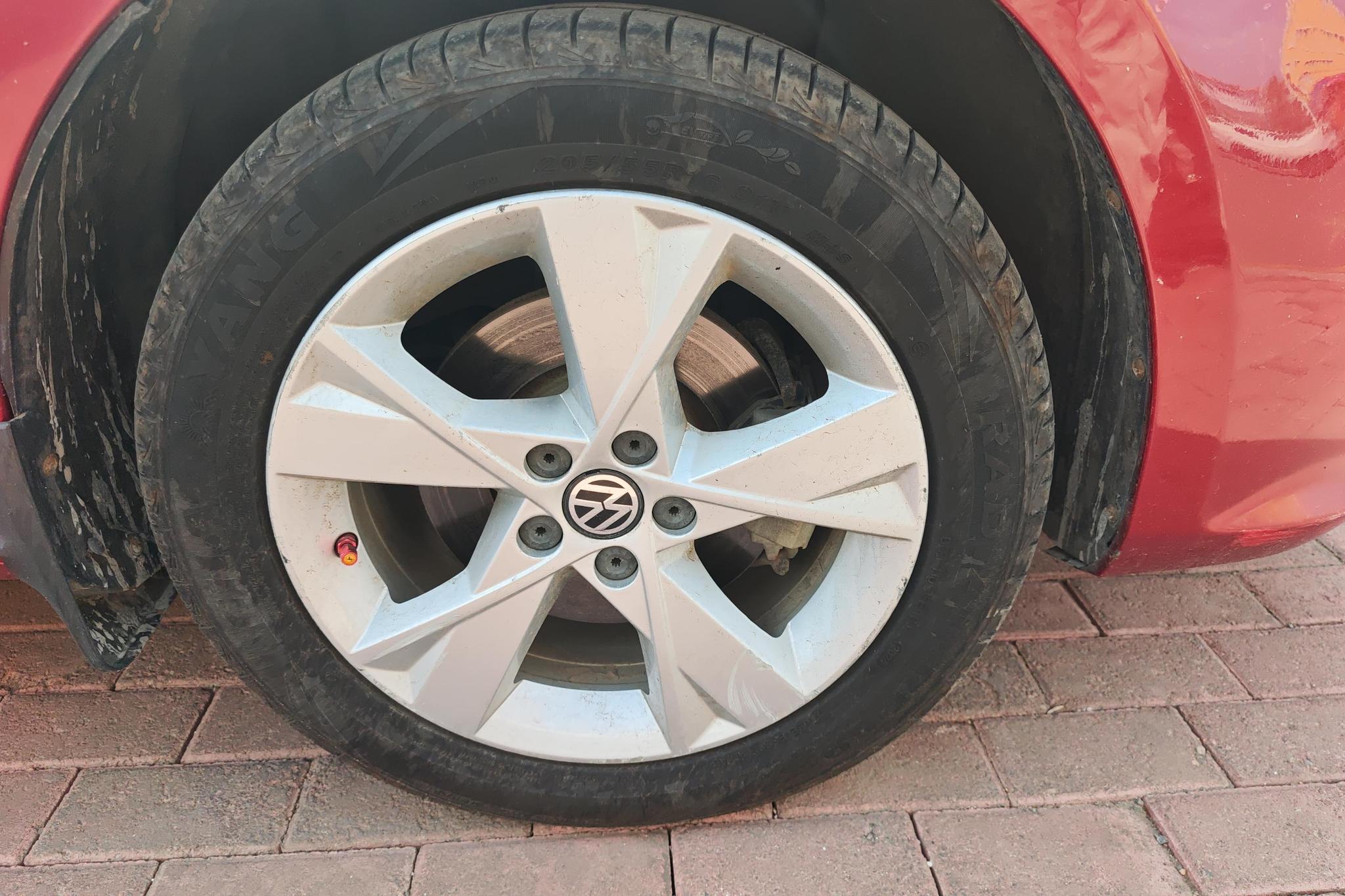 Volkswagen Bora 2013 1.6L AT Comfort