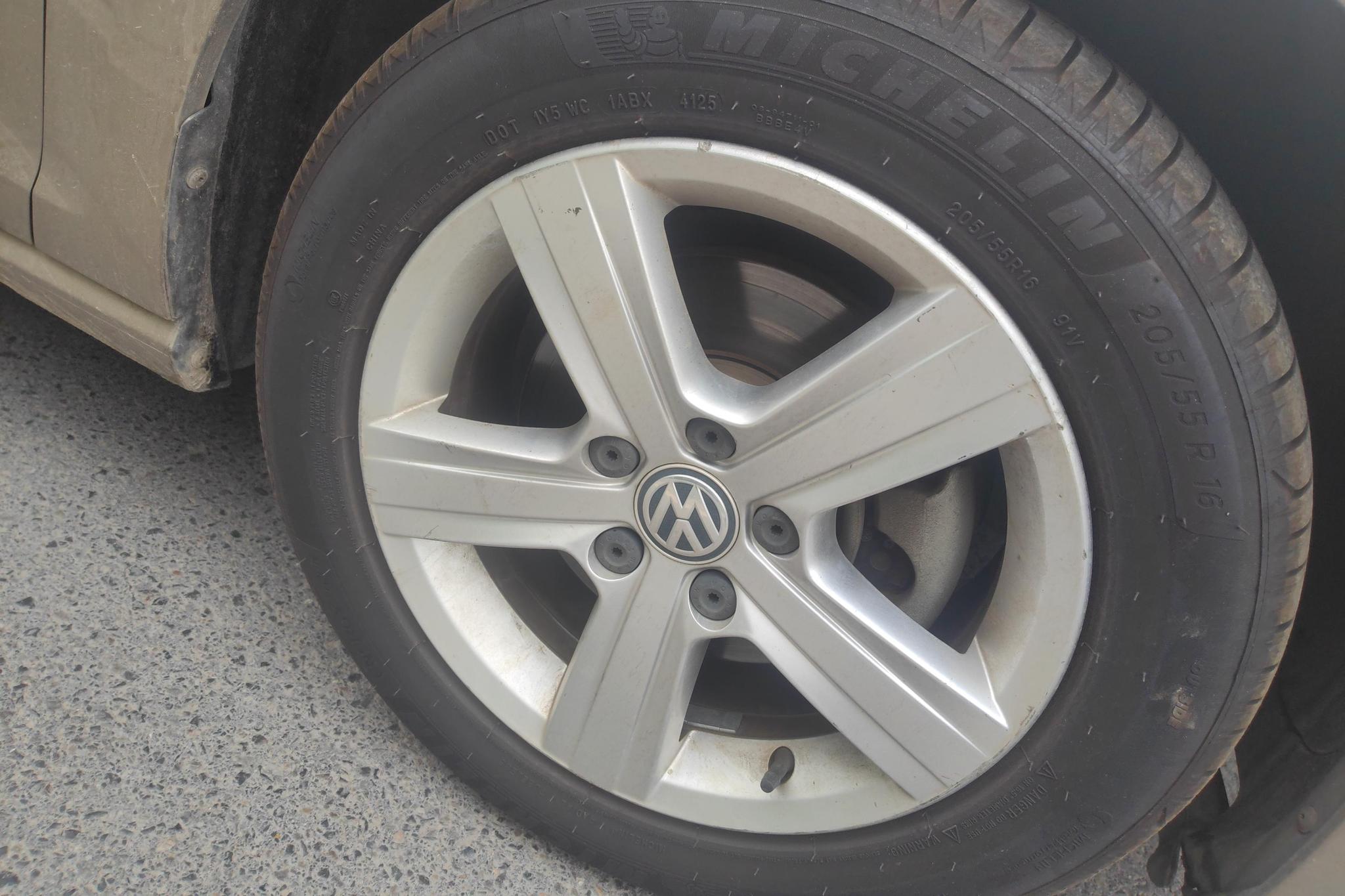 Volkswagen Golf 2016 1.6L AT Comfort