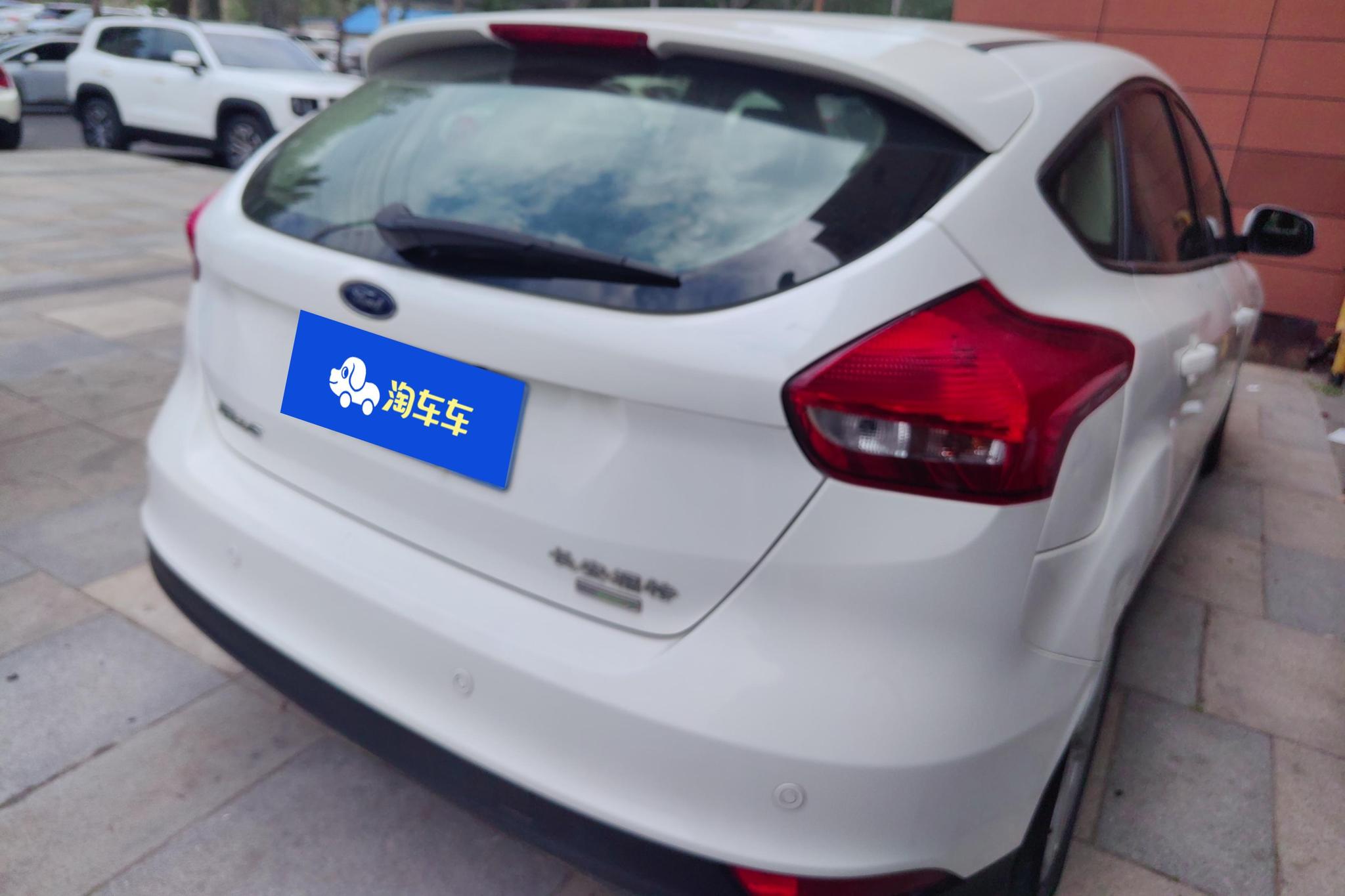 Ford Focus 2015 EcoBoost 125 AT