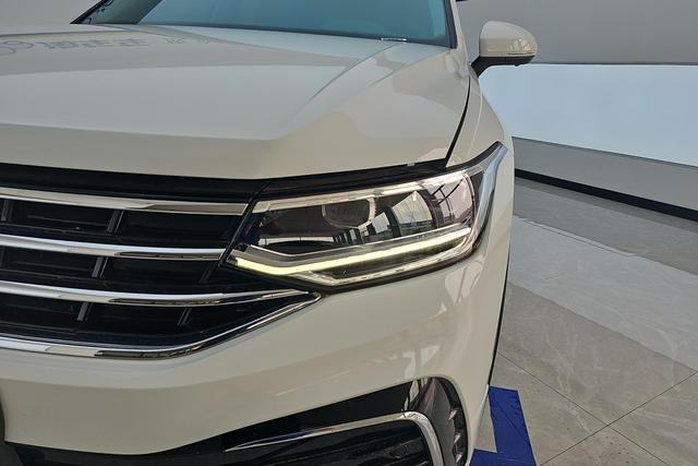 Volkswagen Tiguan L 2024 330 TSI 2 WDR-Line — фото 4