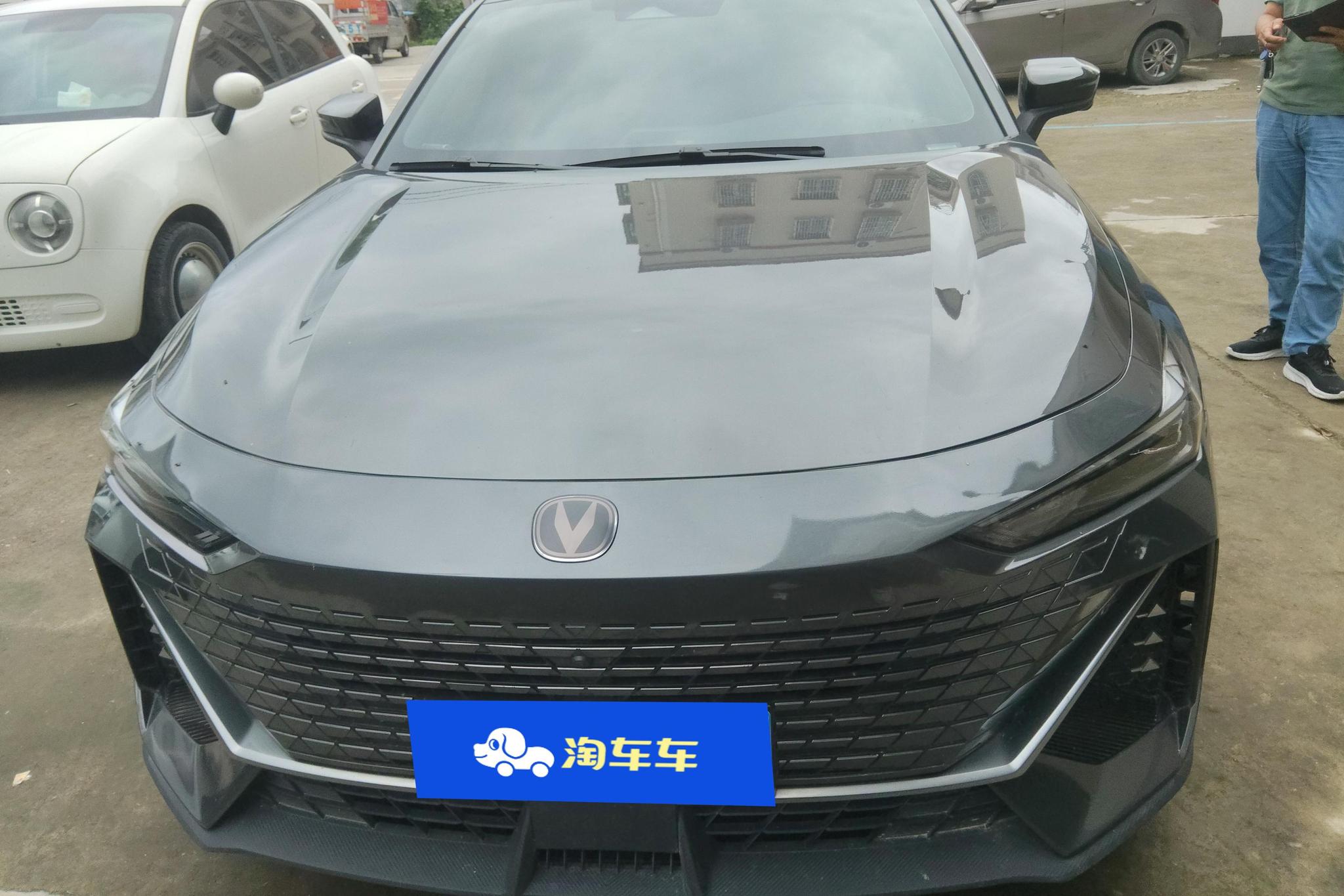 Changan UNI-V 2023 1.5T Luxury
