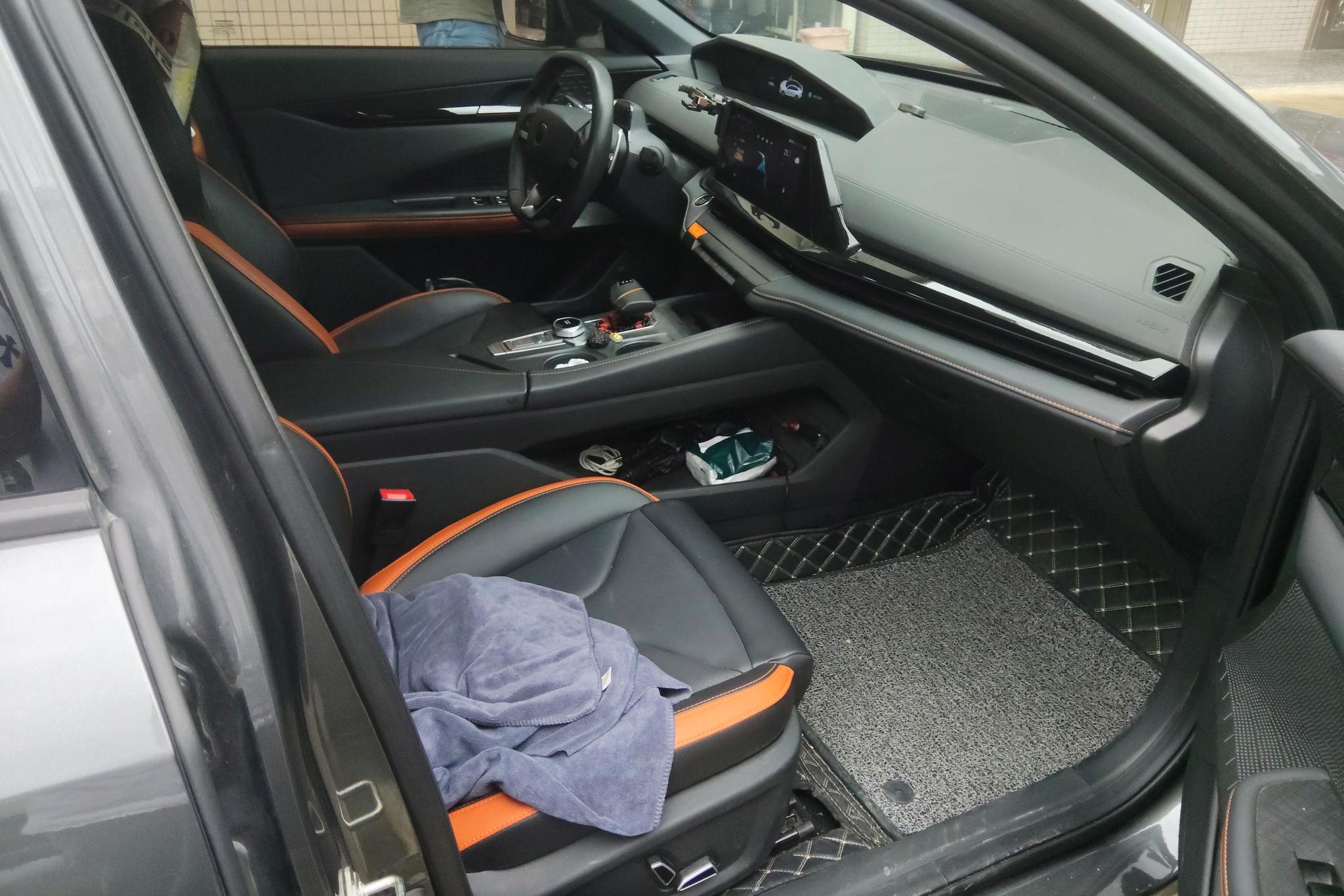 Changan UNI-V 2023 1.5T Luxury