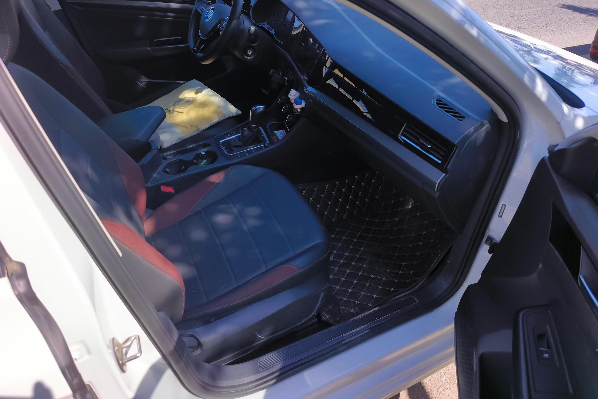 Volkswagen Bora 2021 1.5L AT Comfort Smart Connect