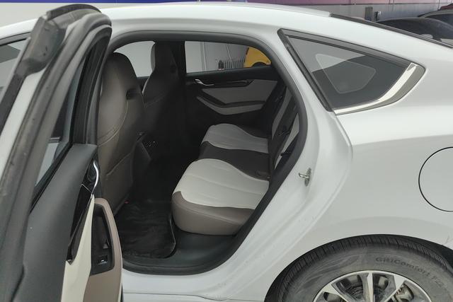 BYD Qin Plus — фото 16