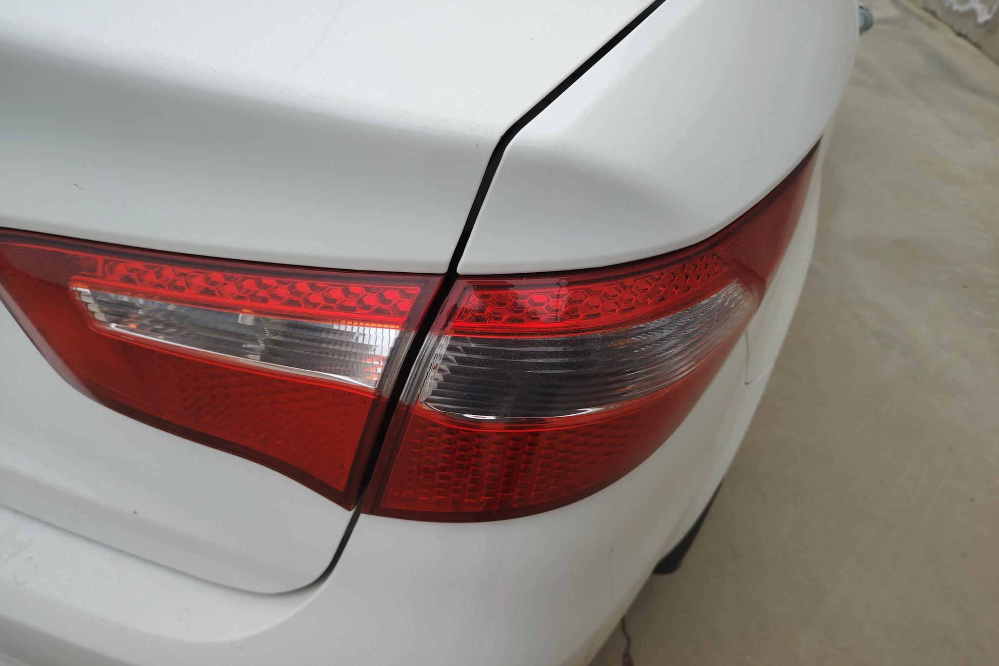 Kia K2 2012 1.4L MT TOP
