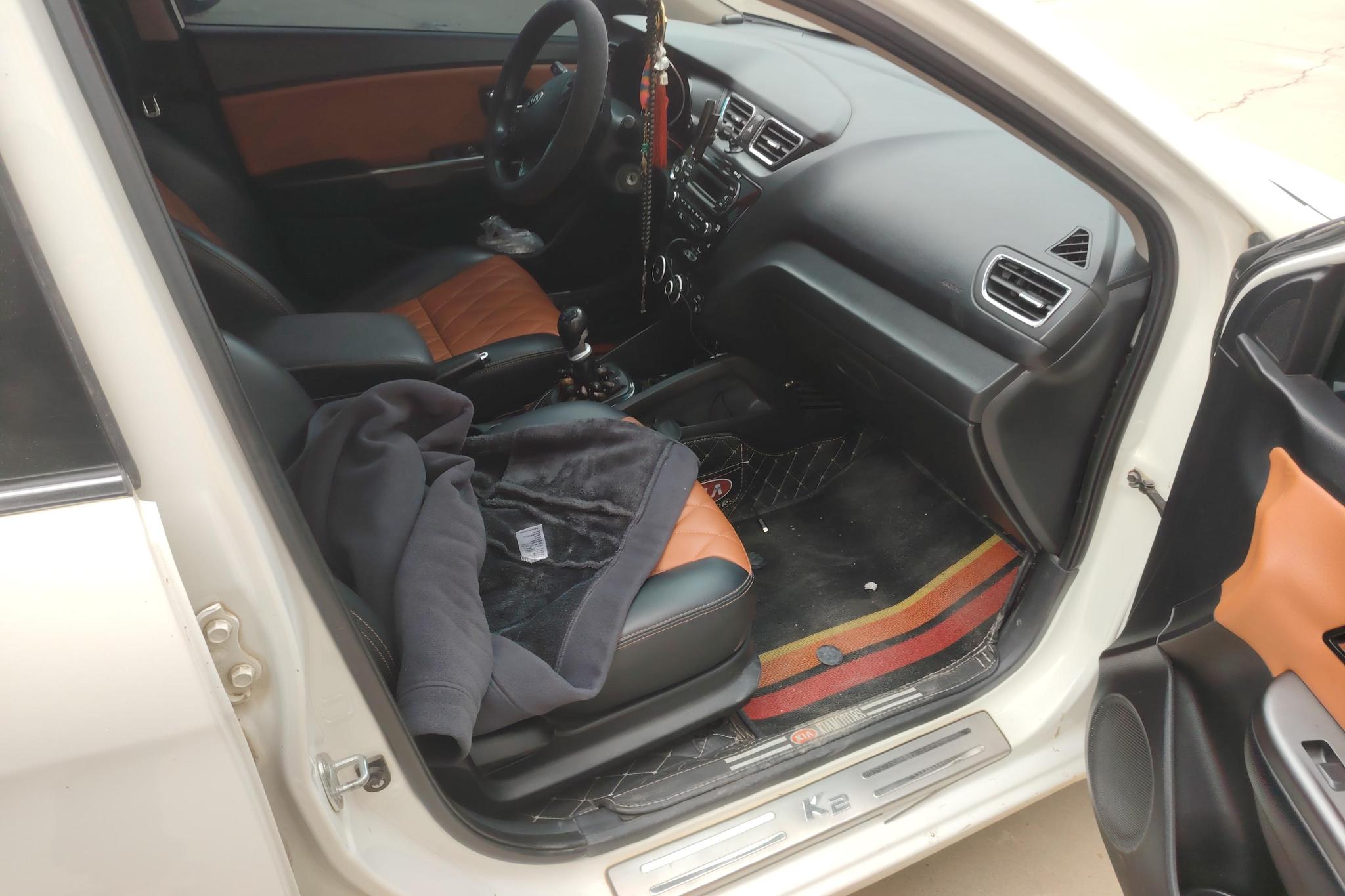 Kia K2 2012 1.4L MT TOP