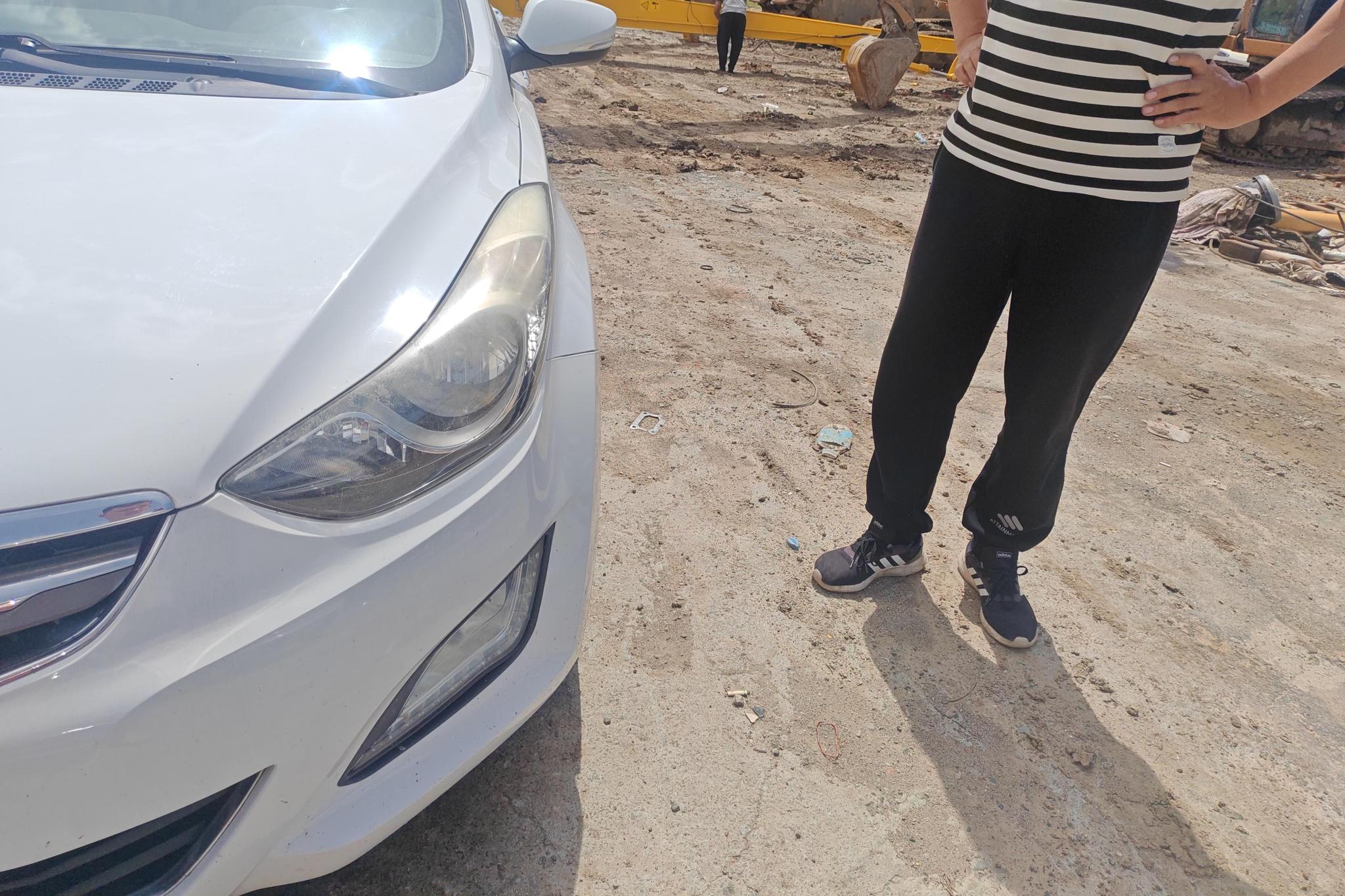 Hyundai Elantra 2016 1.6L AT Luxury