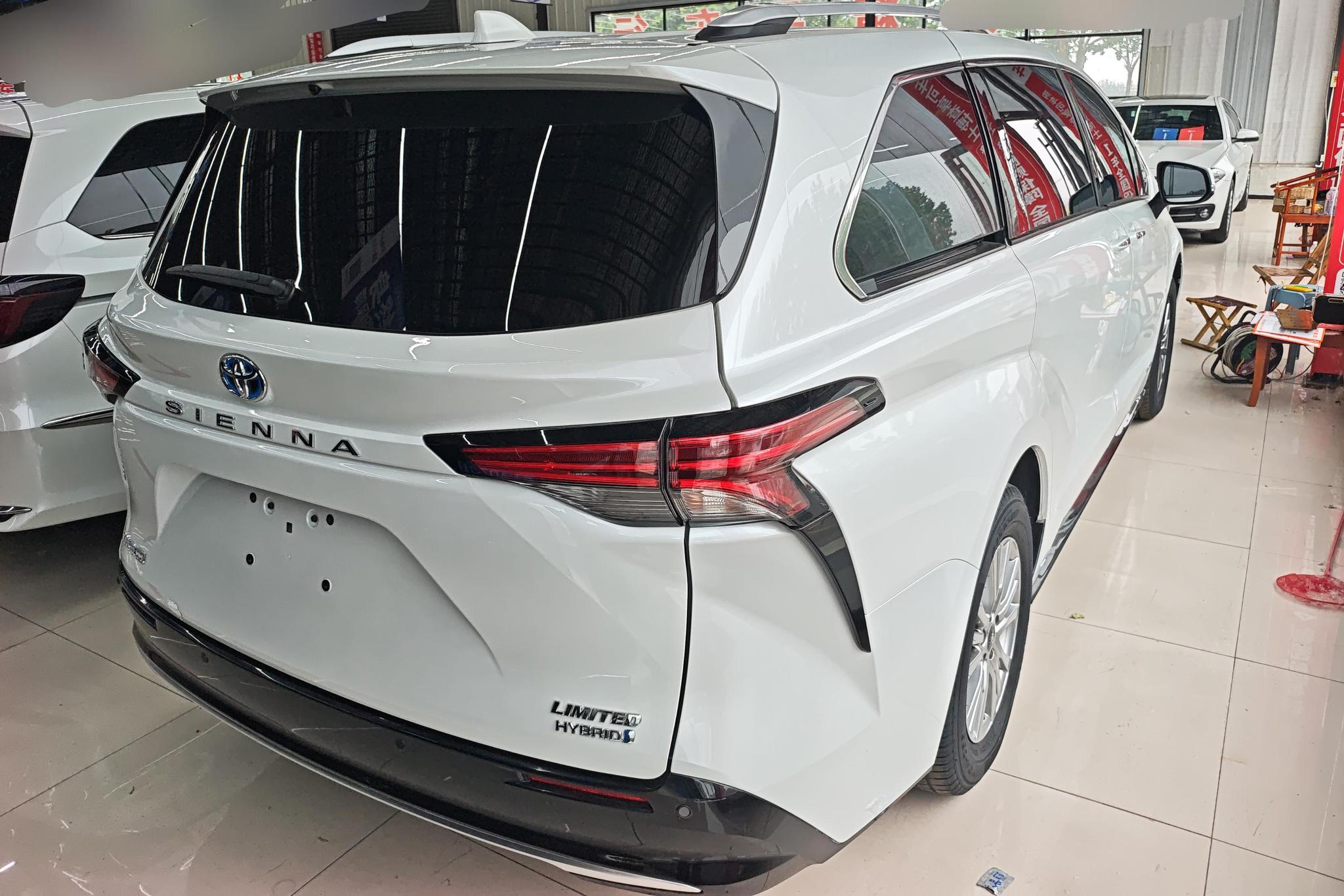 Toyota Sienna 2021 2.5L Luxury