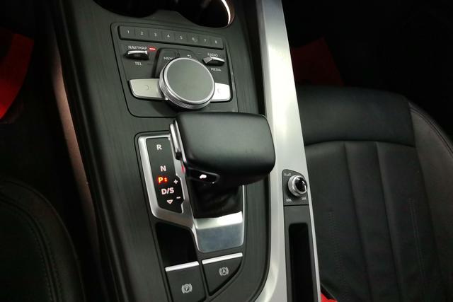 Audi A4L 2019 40 TFSI VI — фото 15