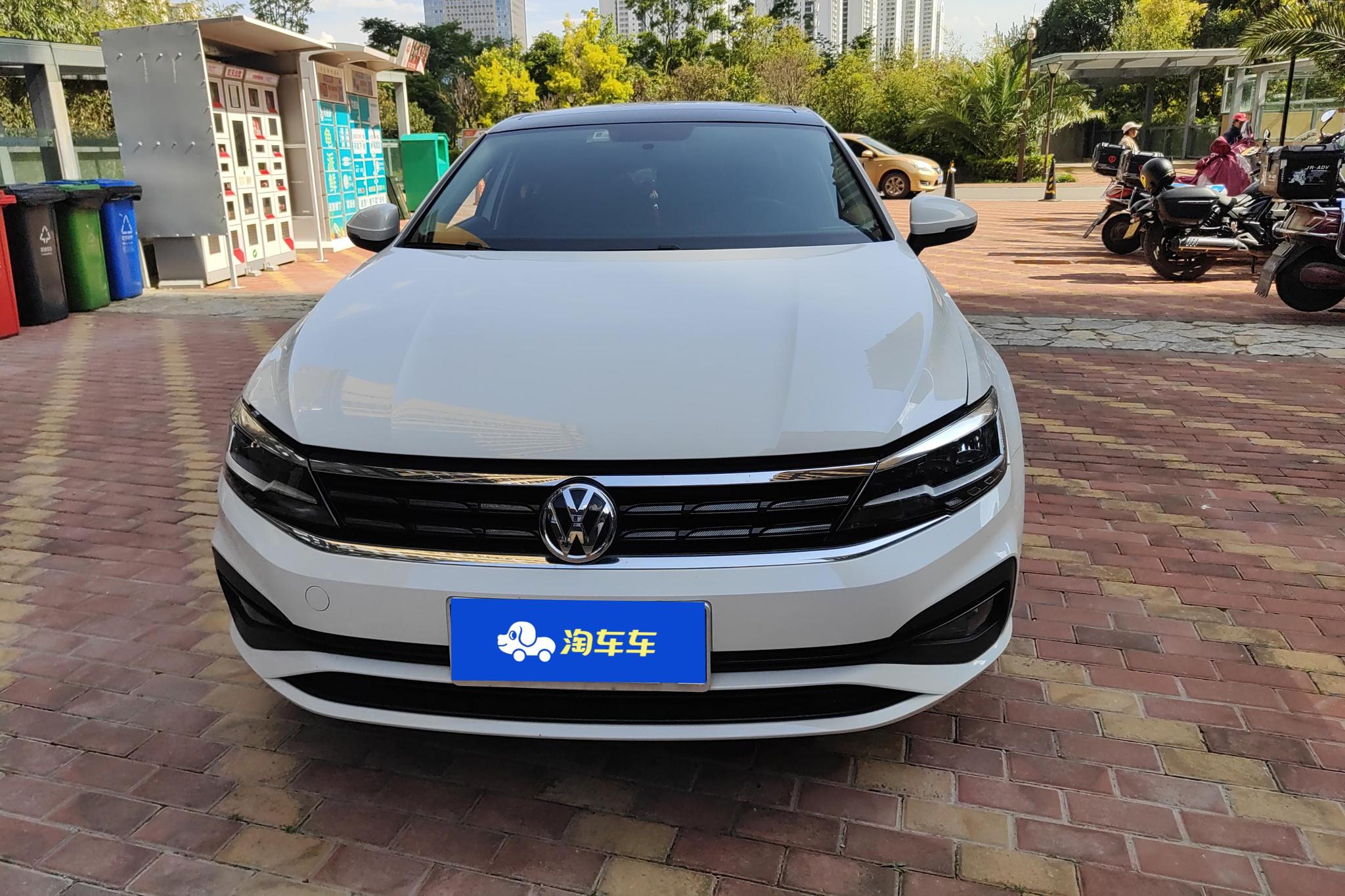 Volkswagen Lamando 2021 230TSI DSG
