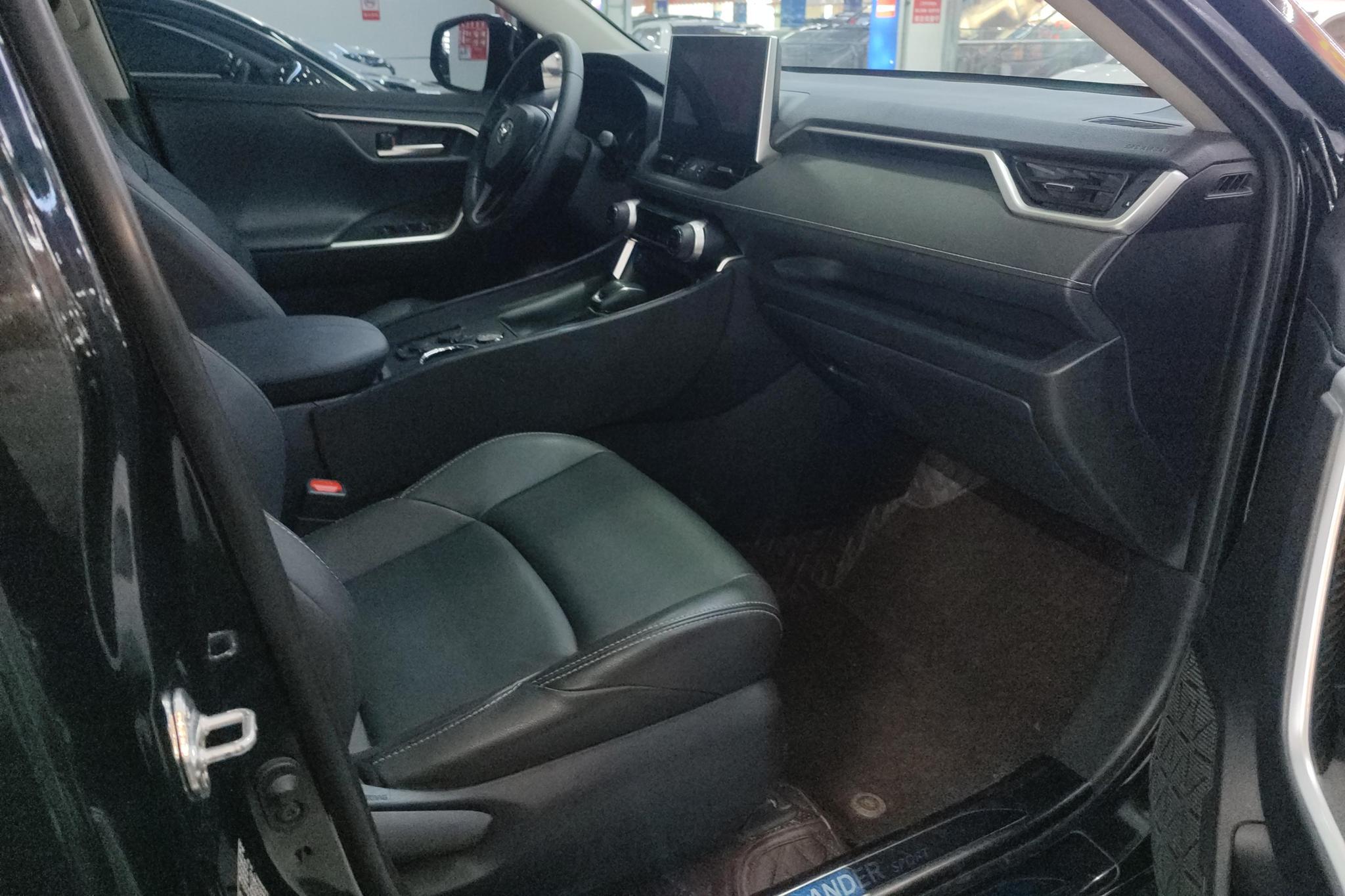 Toyota Wildlander 2022 2.0L Luxury PLUS