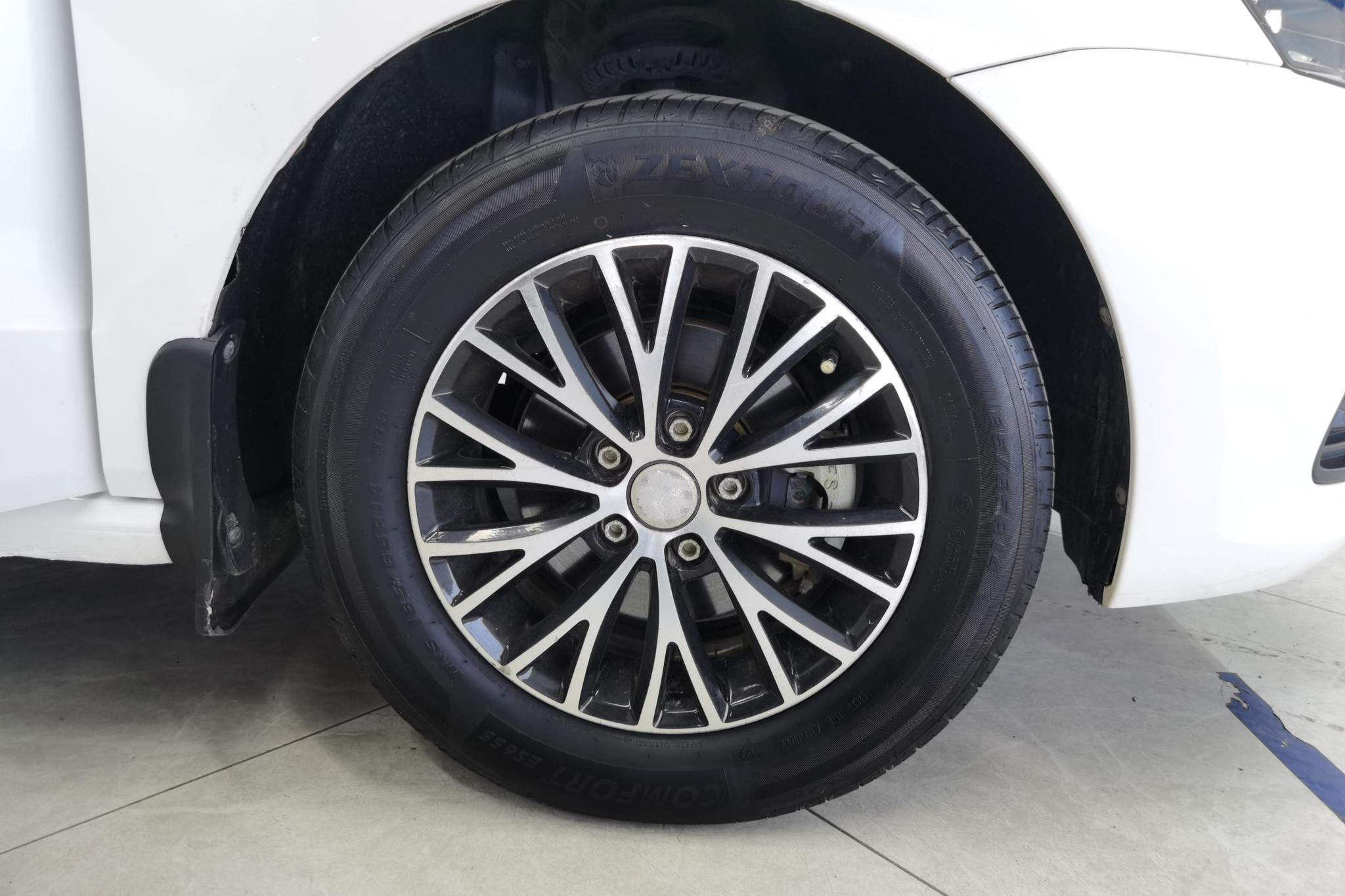 Volkswagen Polo 2016 1.4L MT