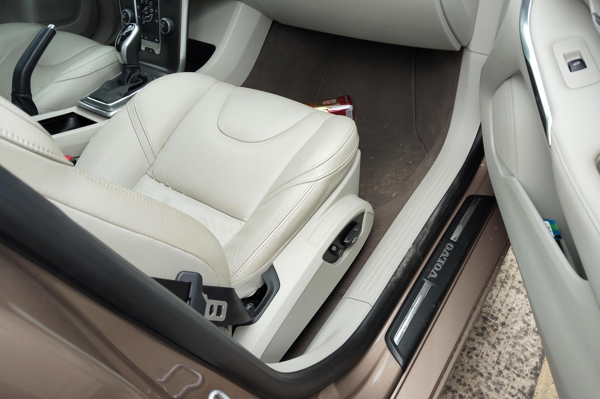 Volvo V40 2014 2.0T