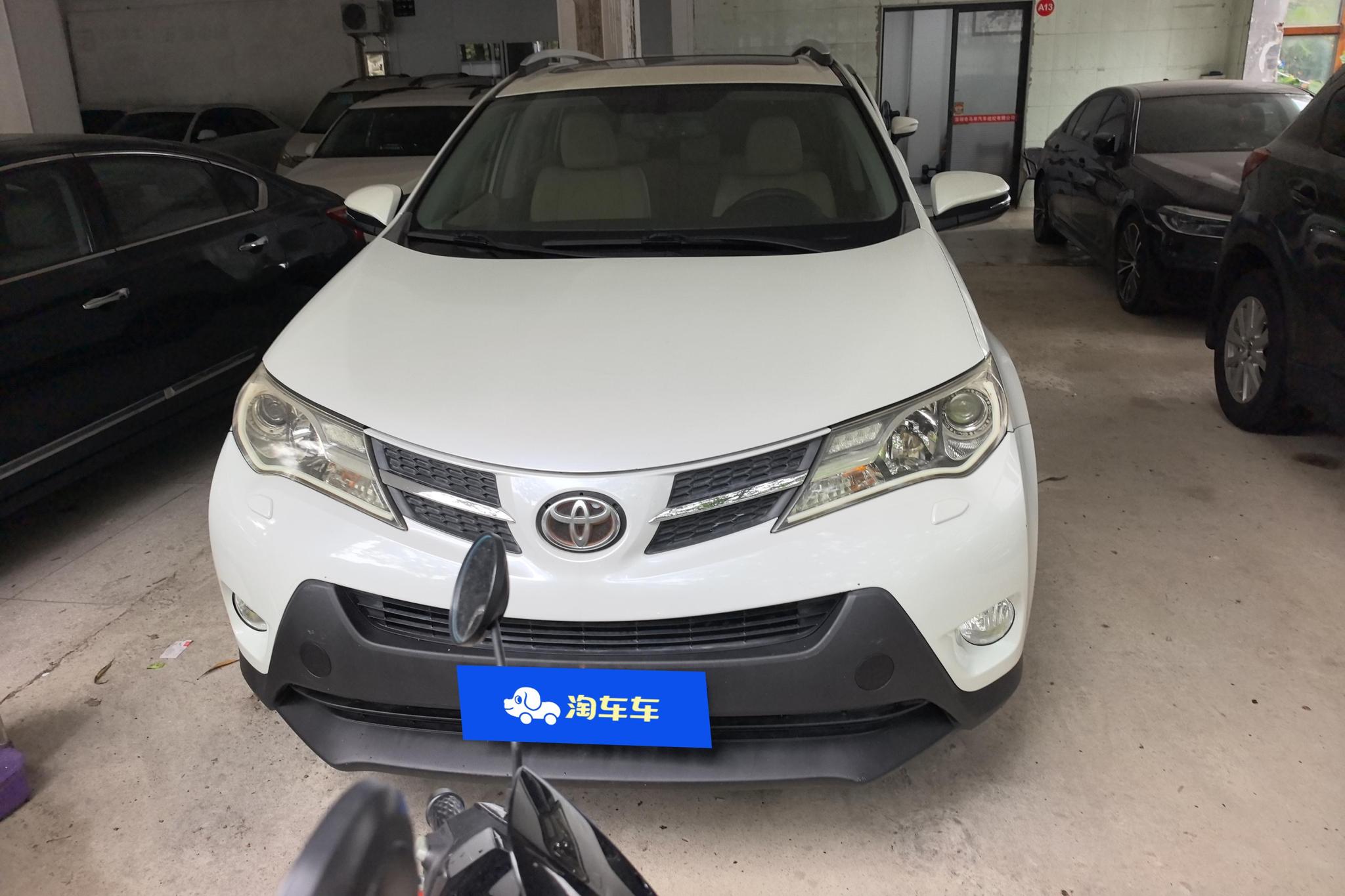 Toyota RAV4 2015 2.5L AT Elite