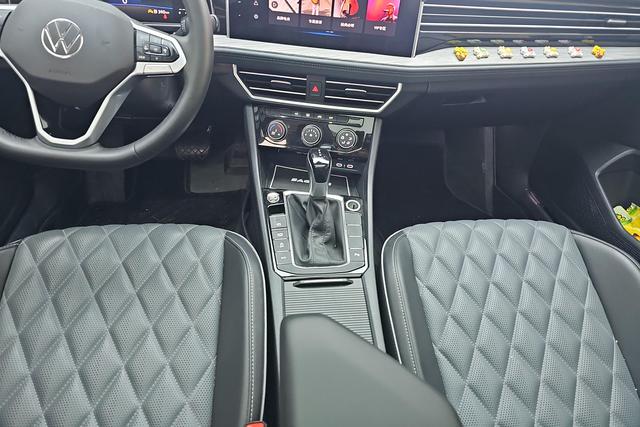 Volkswagen Sagitar 2024 300 TSI DSG — фото 10
