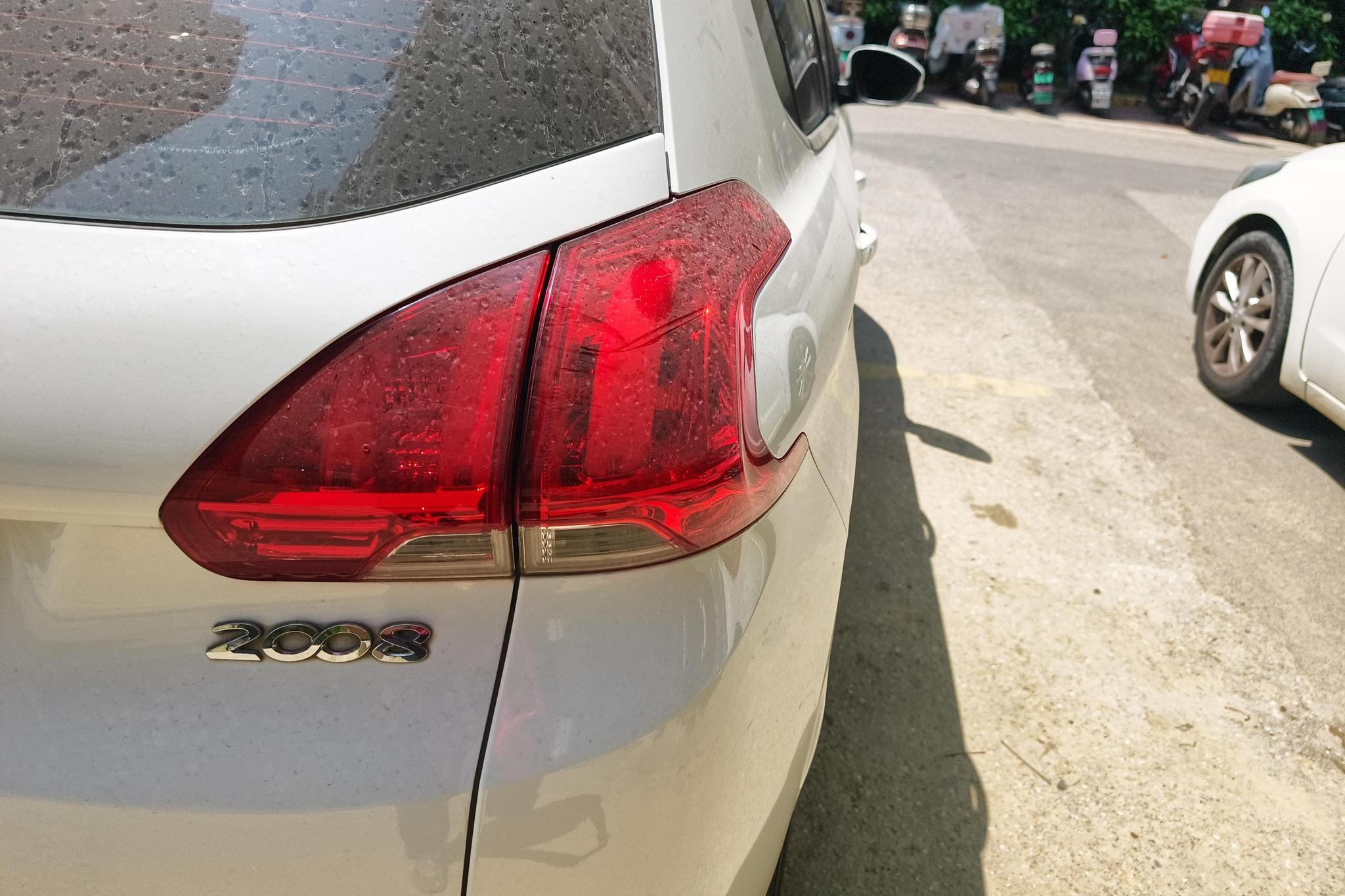 Peugeot 2008 2014 1.6L AT