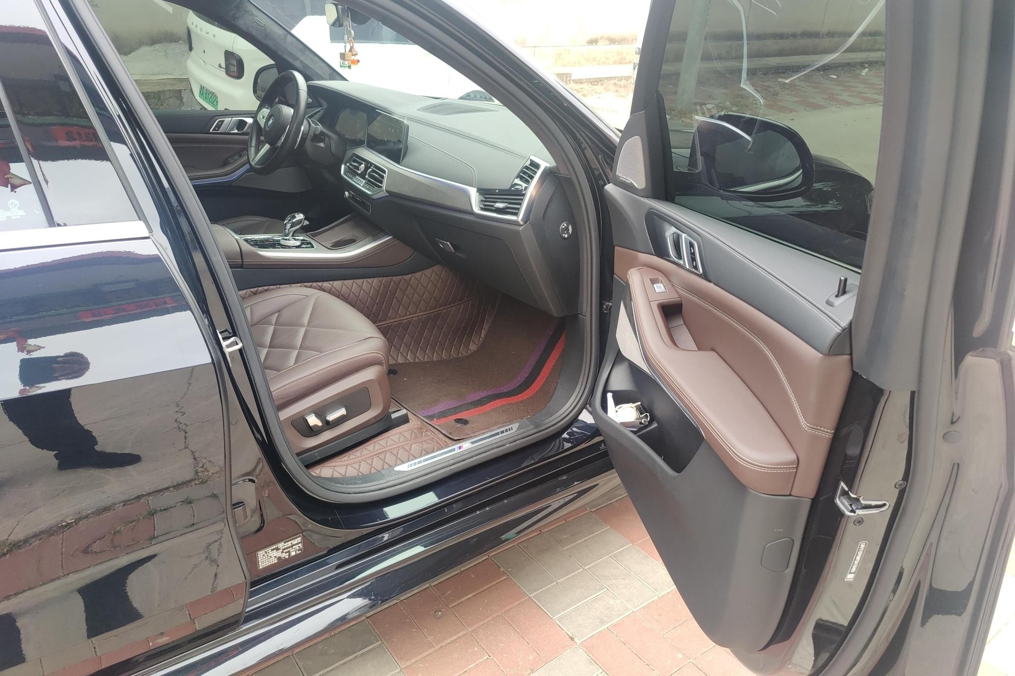 BMW X5 2022 xDrive 30Li Premium M Sport