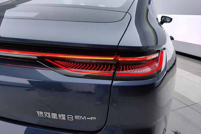 Geely Galaxy Xingyao 8 — фото 4