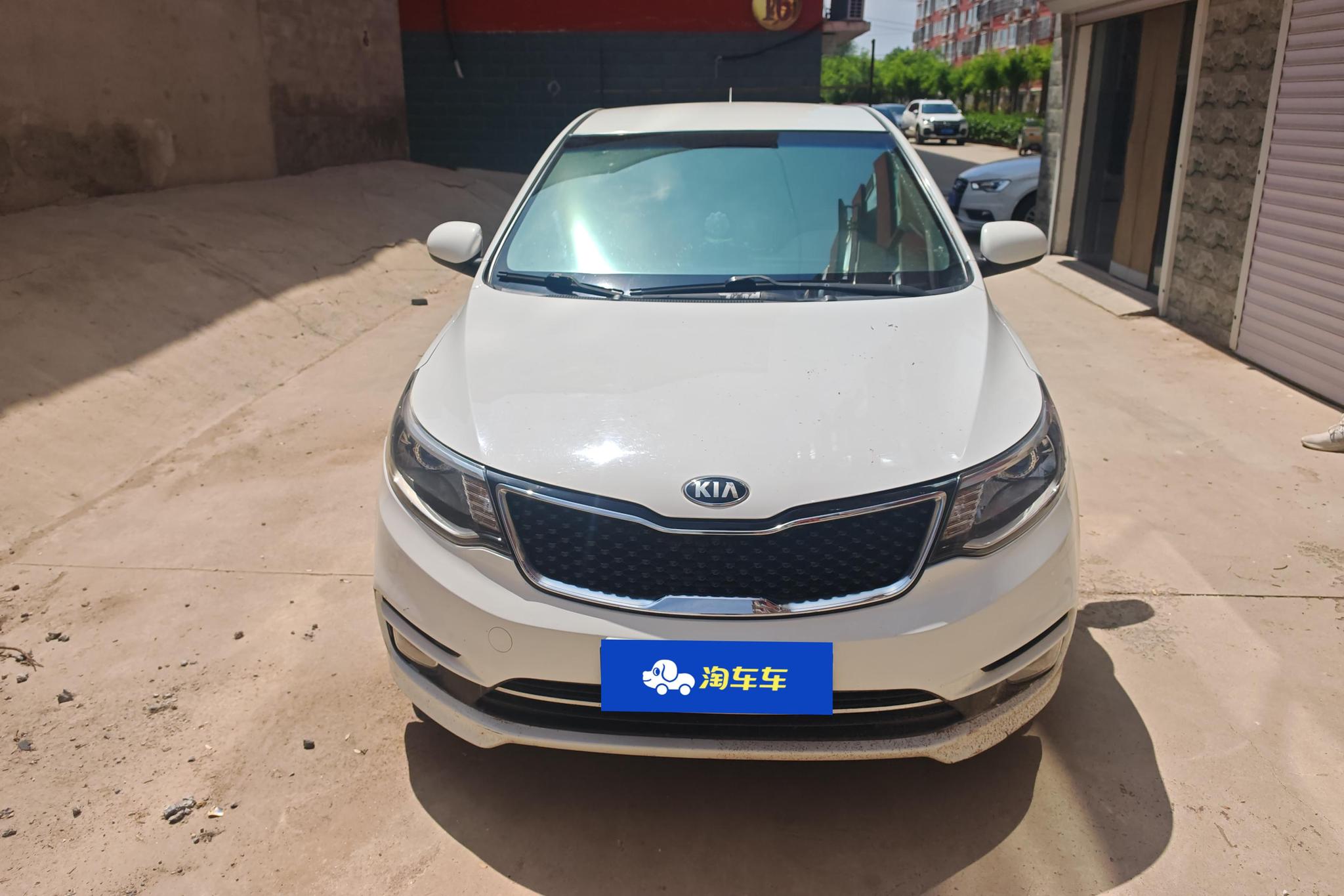 Kia K2 2015 1.4L MT GLS